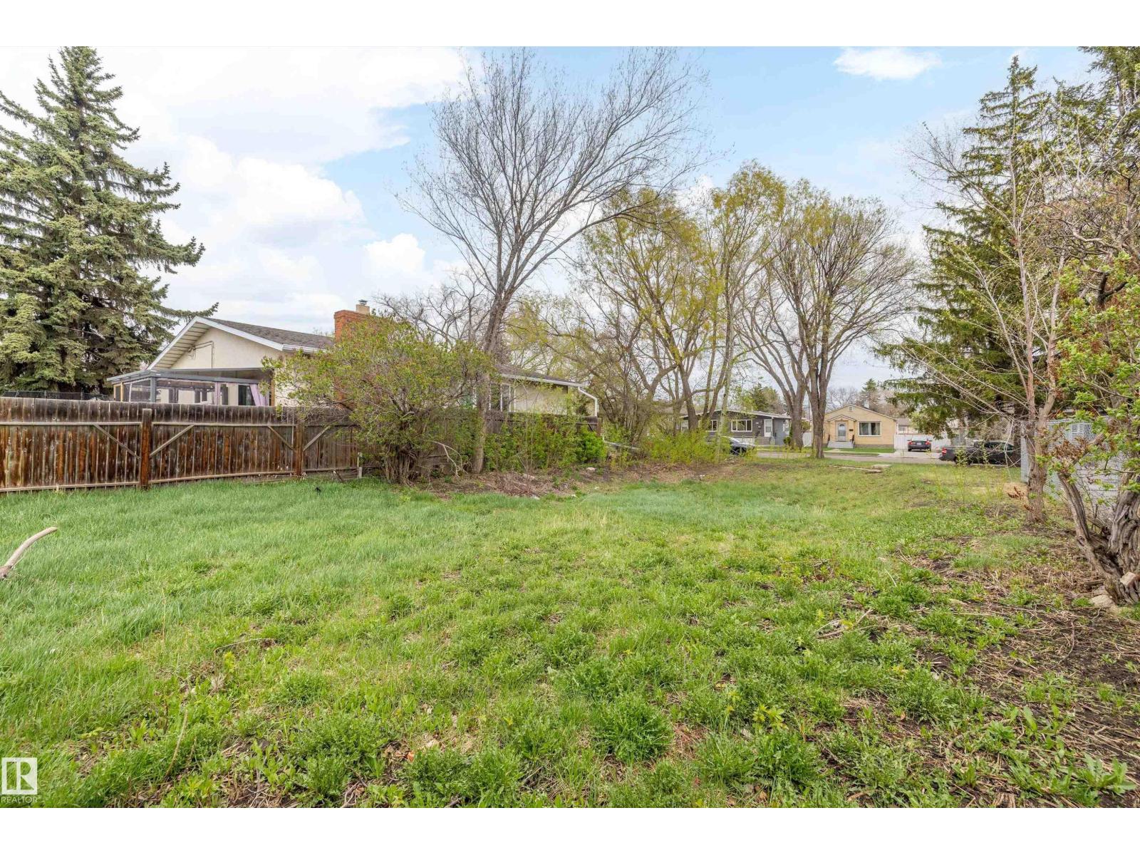 12128 80 St Nw Property Photo 5