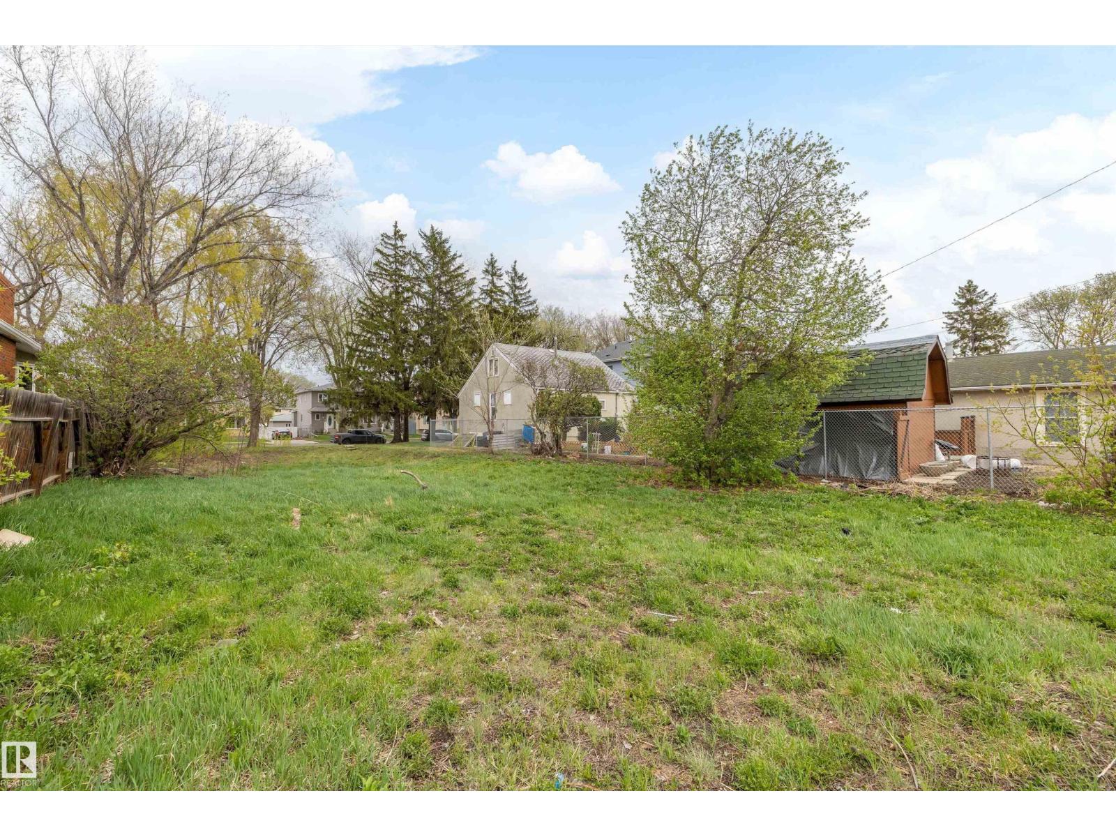 12128 80 St Nw Property Photo 6