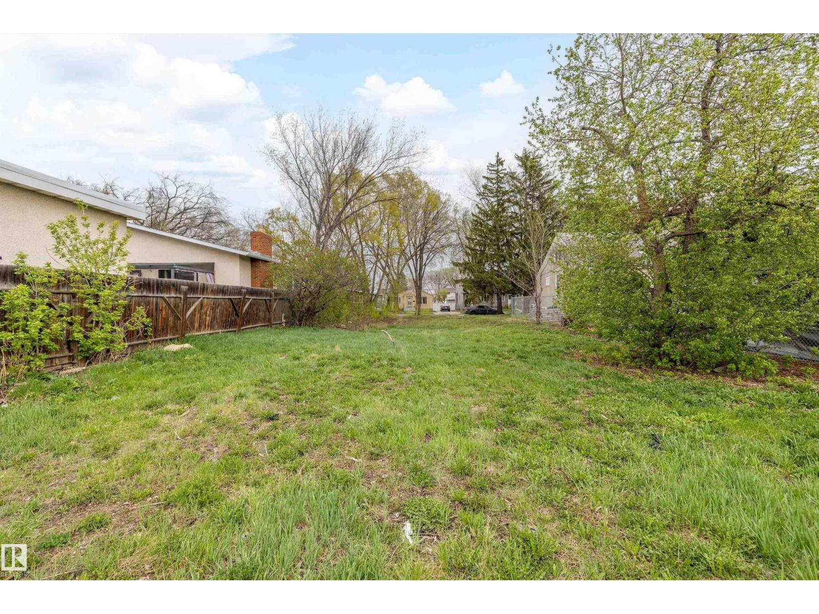 12128 80 St Nw Property Photo 7