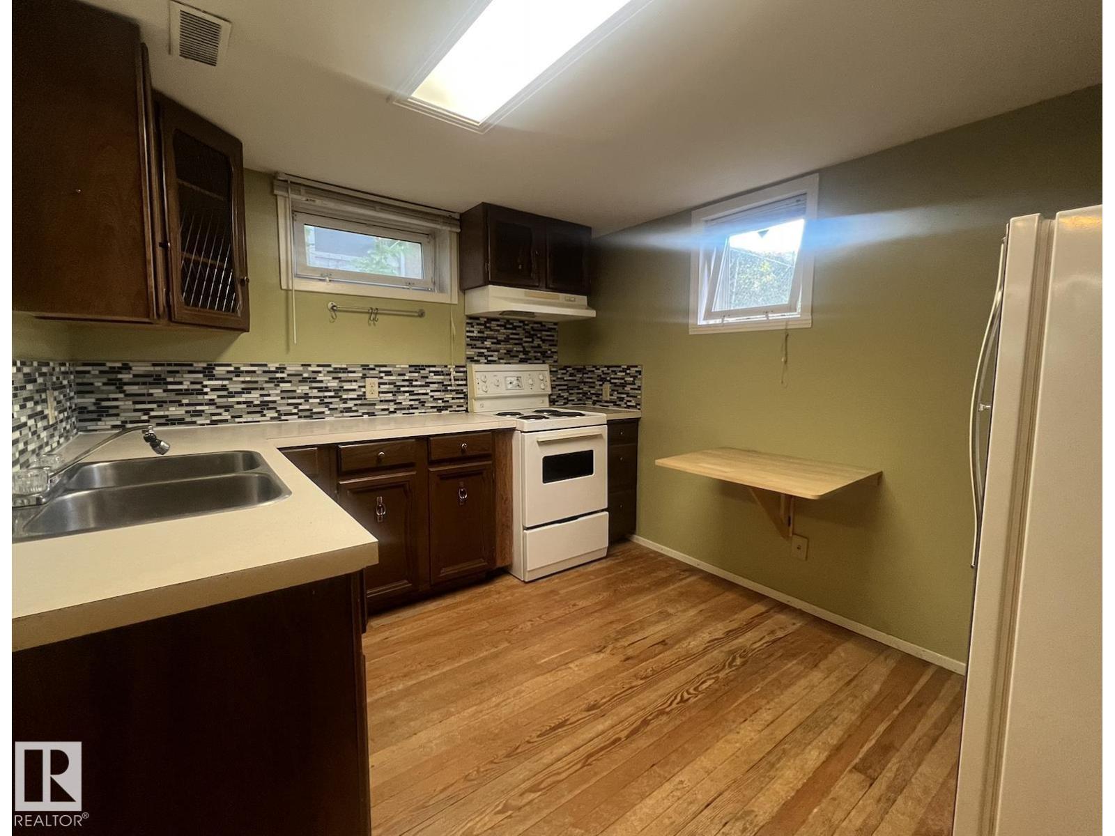9828 84 Av Nw Property Photo 9