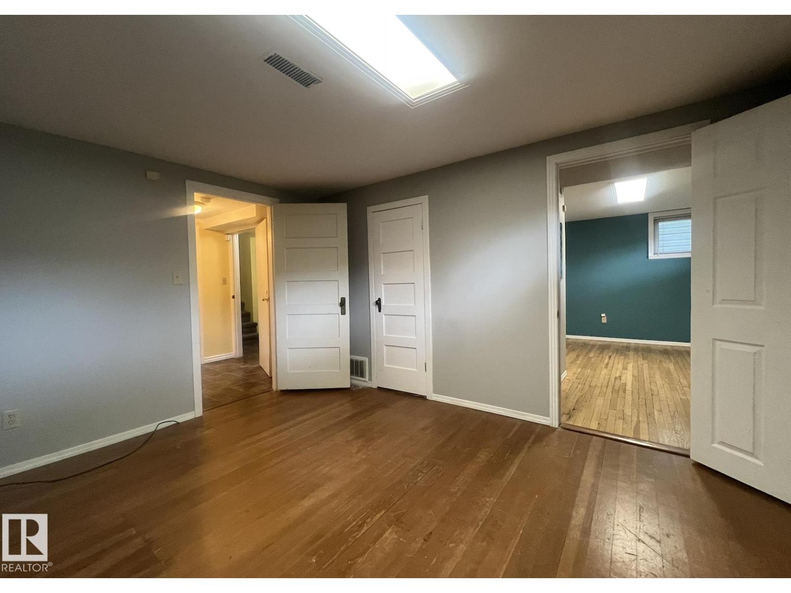 9828 84 Av Nw Property Photo 10