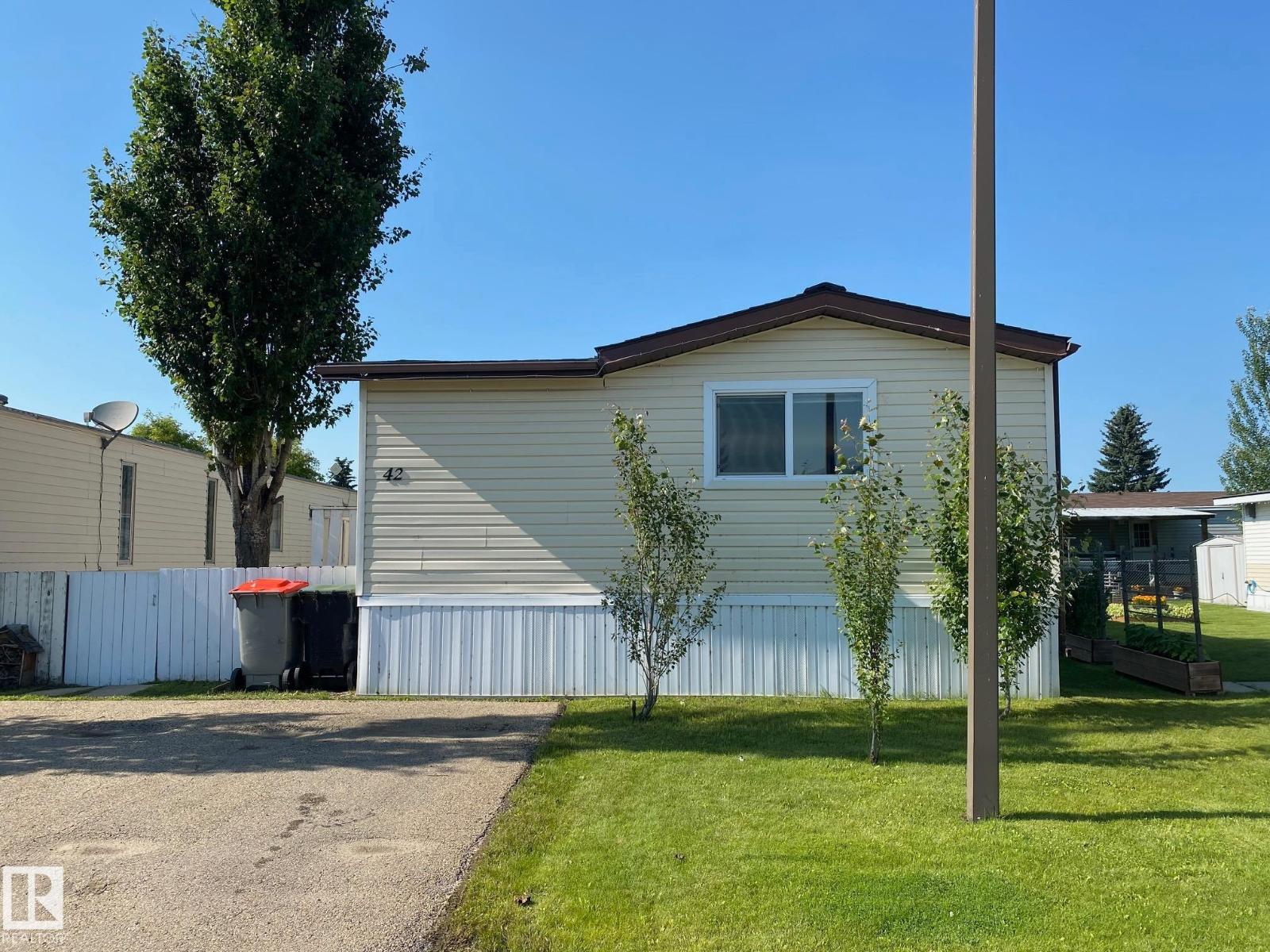 #042-4819 51 Av Property Photo 1