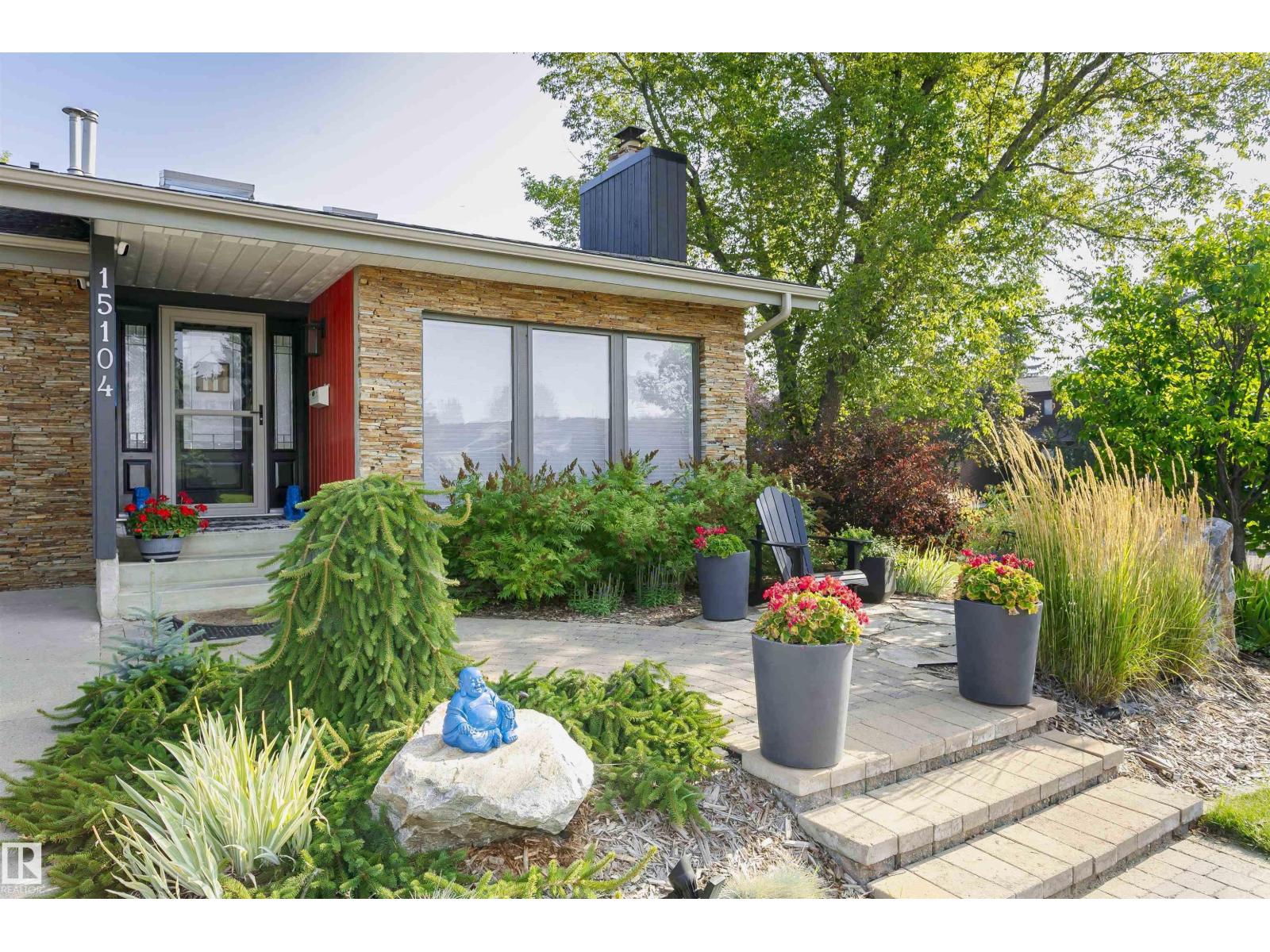 15104 42 Av Nw Property Photo 1