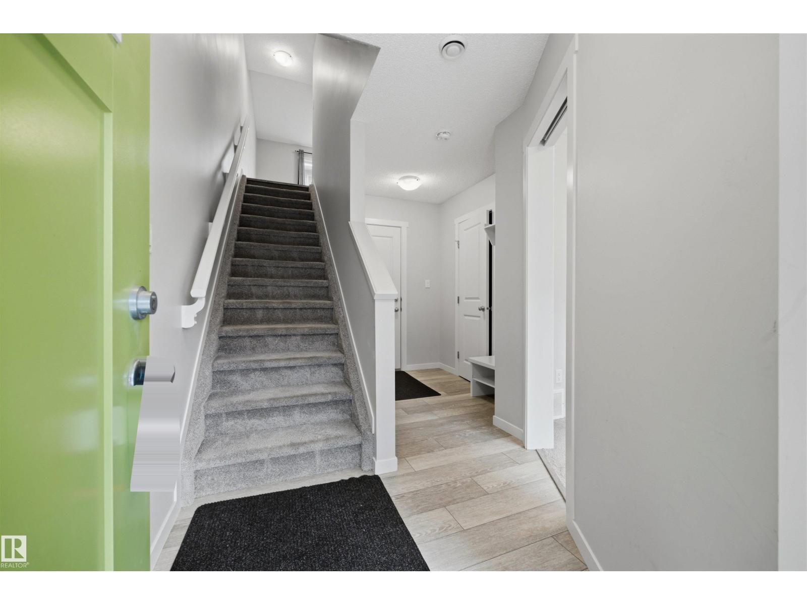 #102 1530 Tamarack Bv Nw Property Photo 4