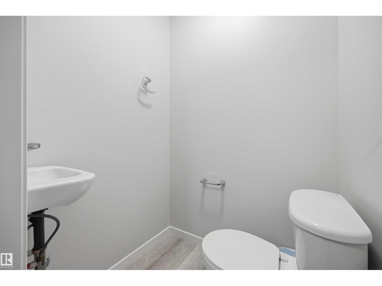 #102 1530 Tamarack Bv Nw Property Photo 8