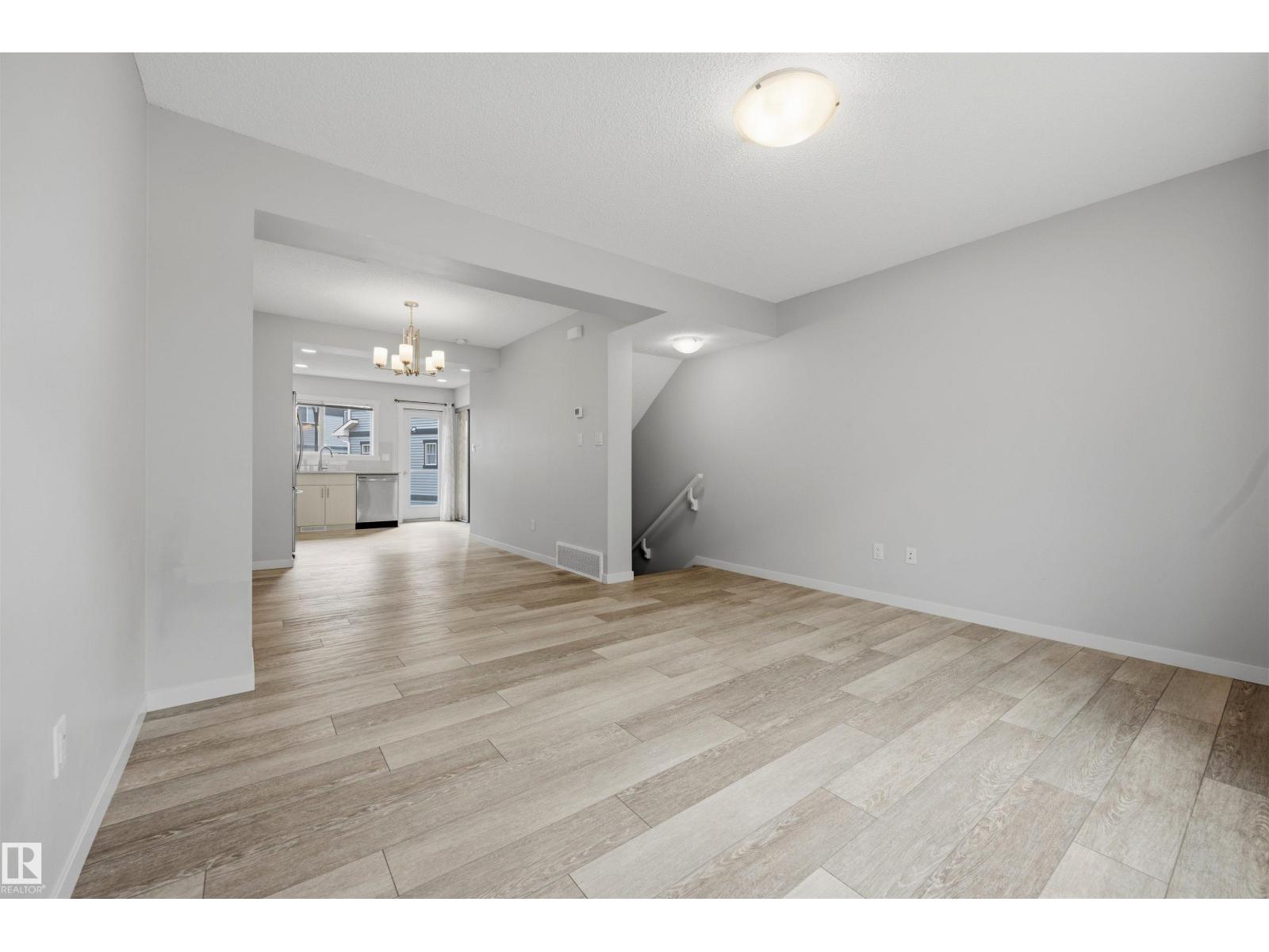 #102 1530 Tamarack Bv Nw Property Photo 11