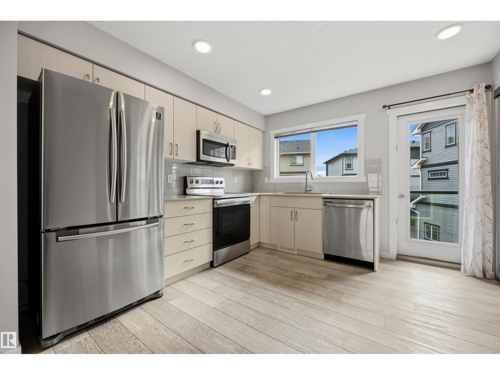 #102 1530 Tamarack Bv Nw Property Photo 15
