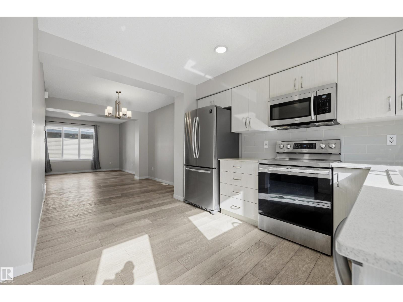 #102 1530 Tamarack Bv Nw Property Photo 18