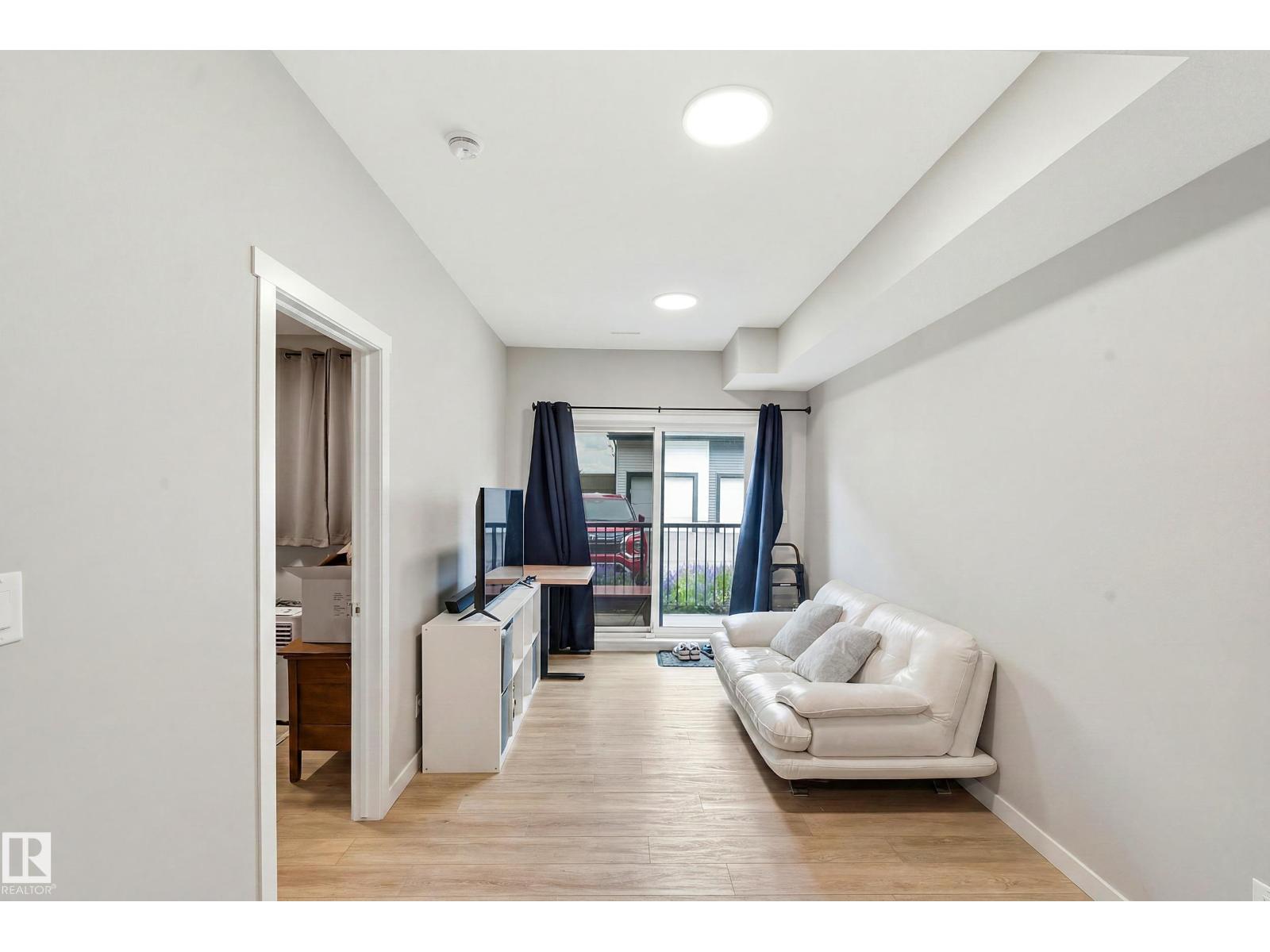 #106 856 Secord Bv Nw Nw Property Photo 5