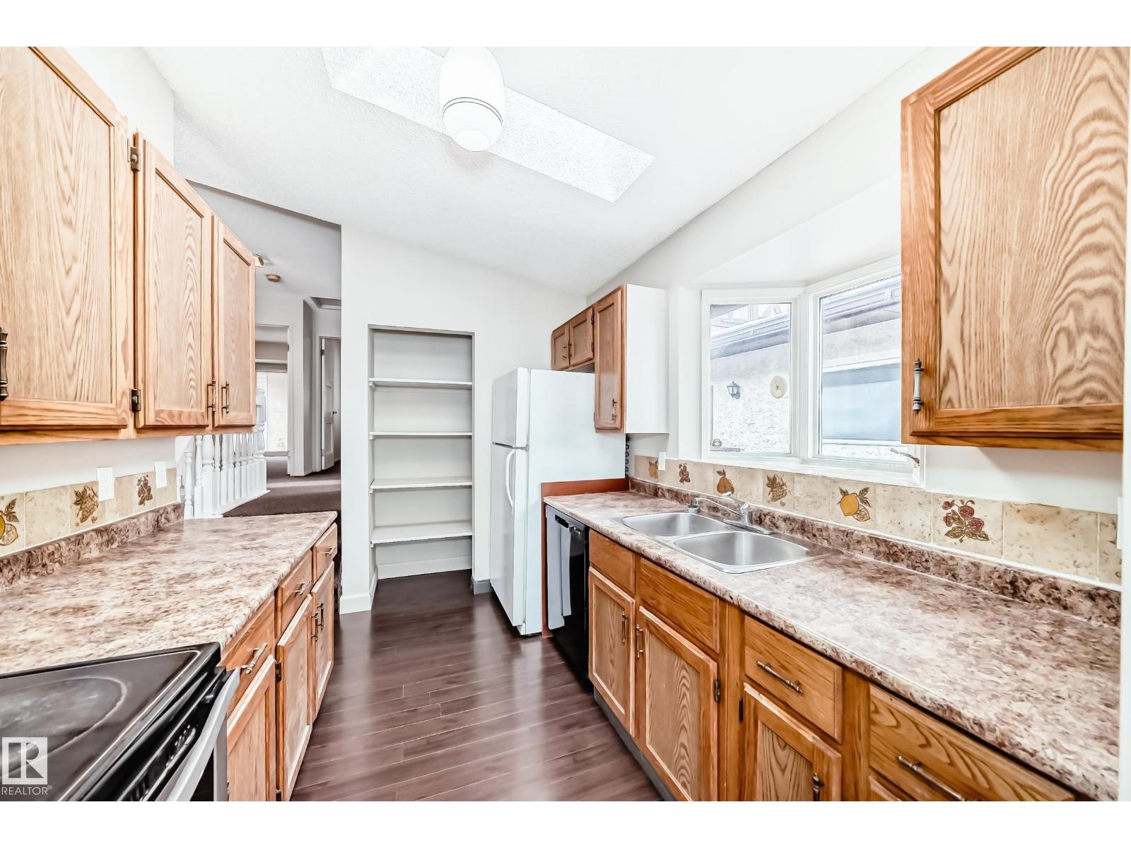 8516 190 St Nw Property Photo 15