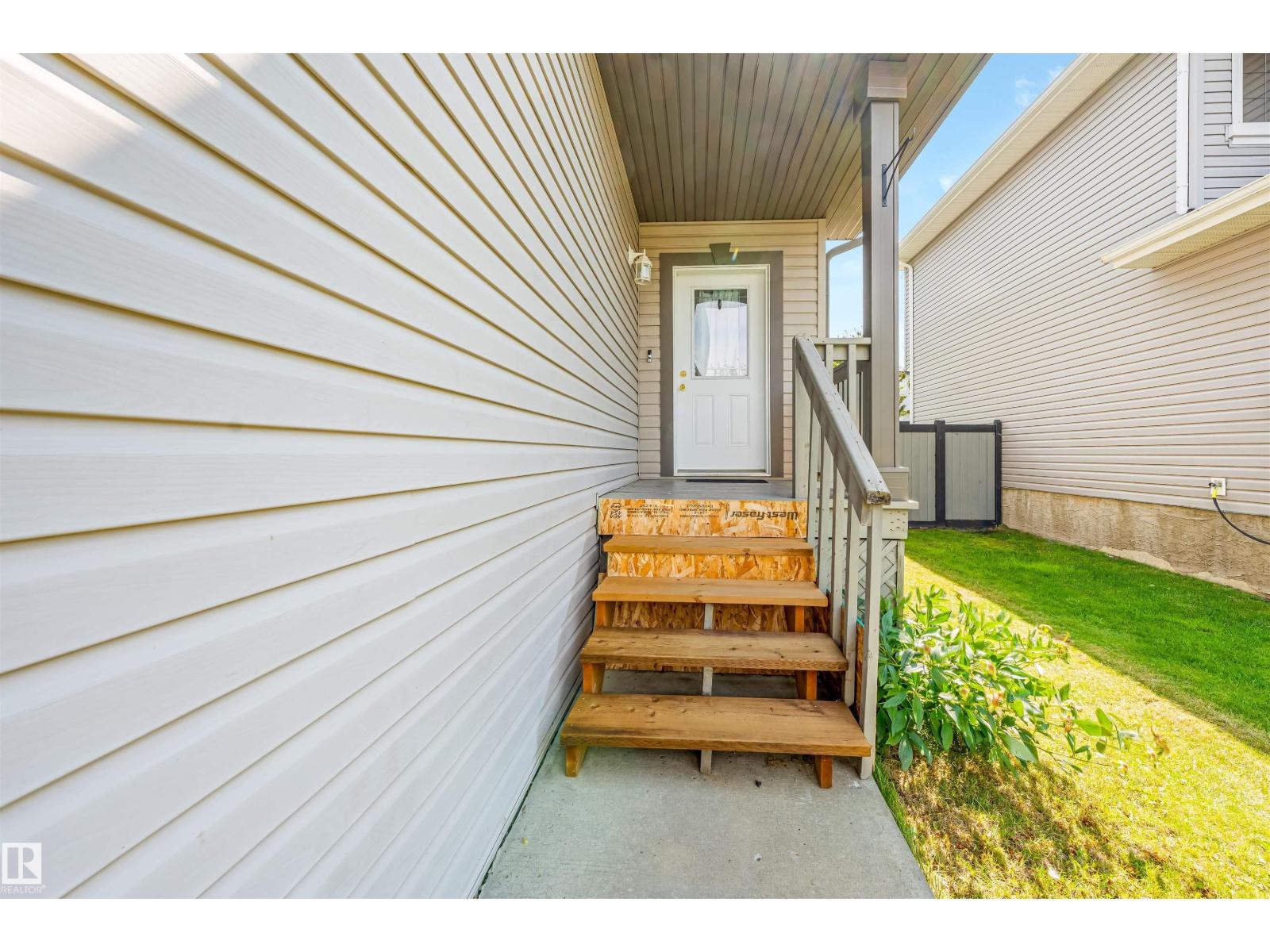 37 Birchmont Cr Property Photo 3