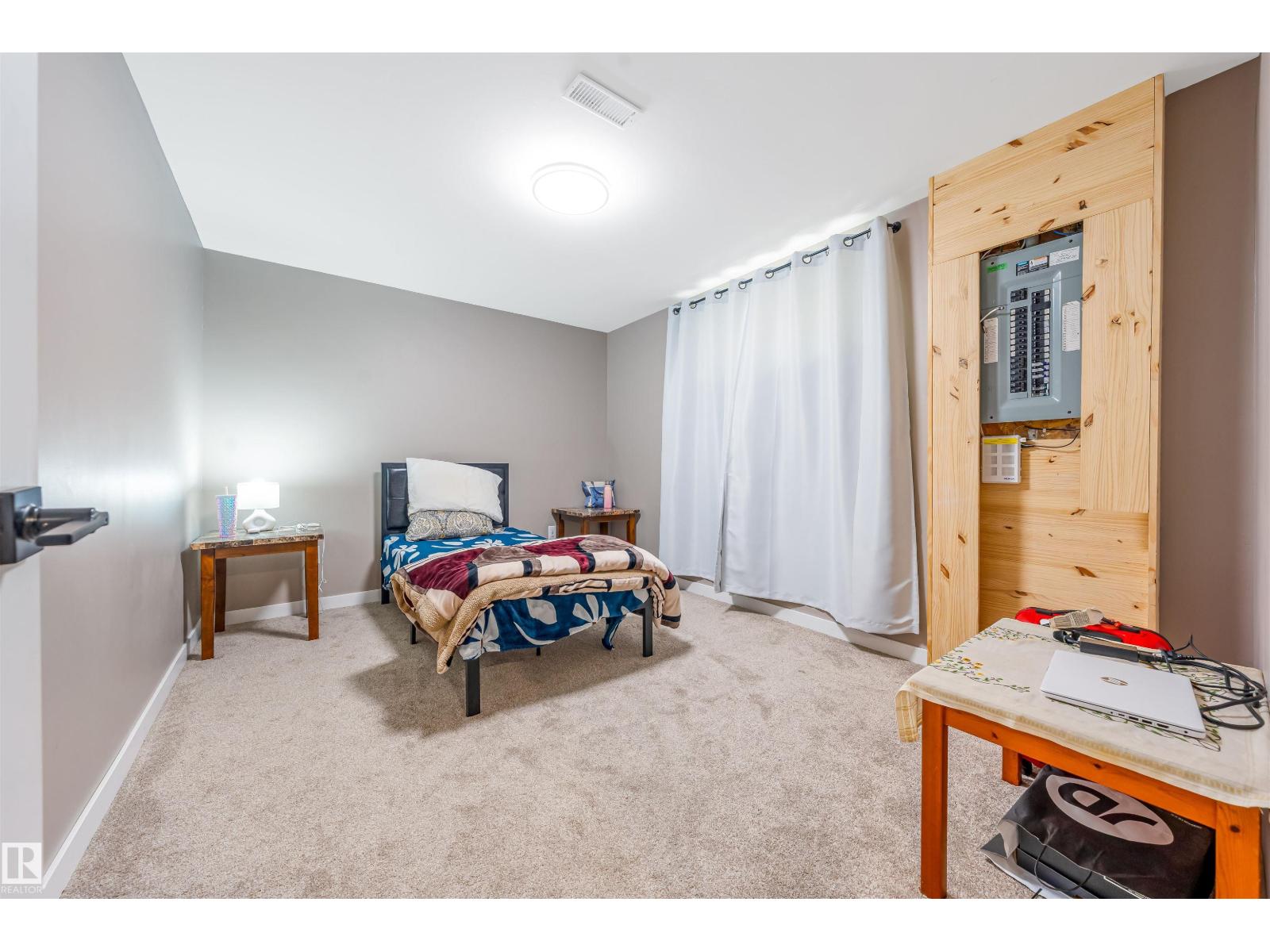 37 Birchmont Cr Property Photo 4