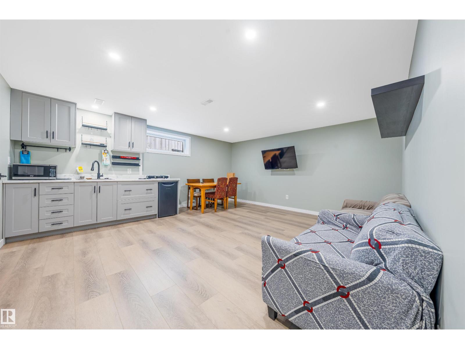 37 Birchmont Cr Property Photo 9