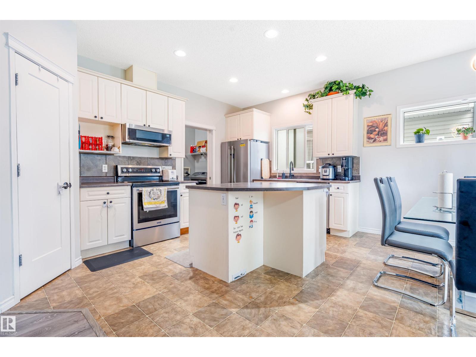 37 Birchmont Cr Property Photo 16