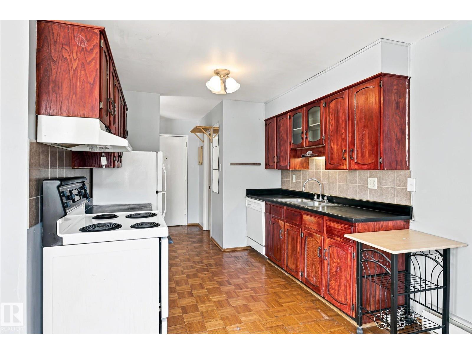 #104 7805 159 St Nw Property Photo 9