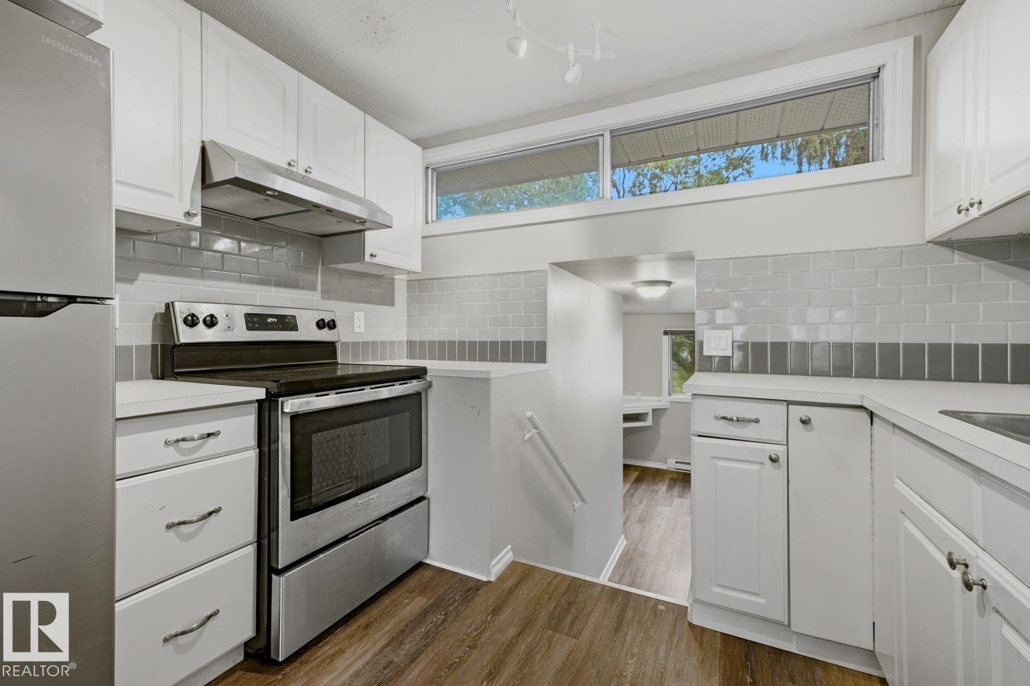 9712 162 St Nw Property Photo 2