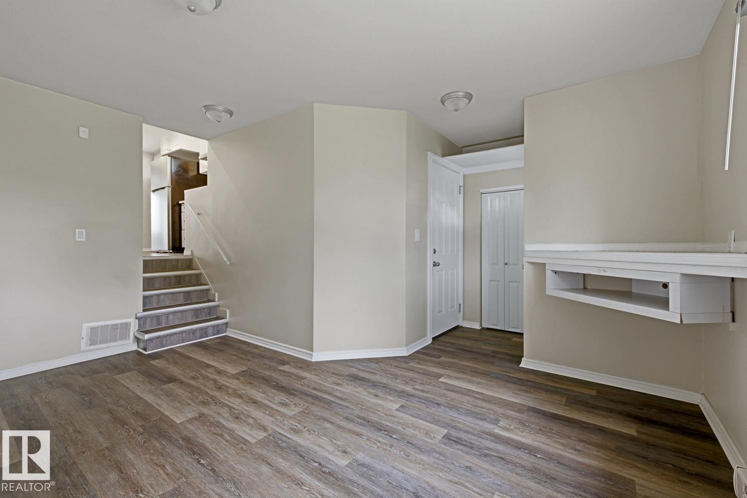 9712 162 St Nw Property Photo 7