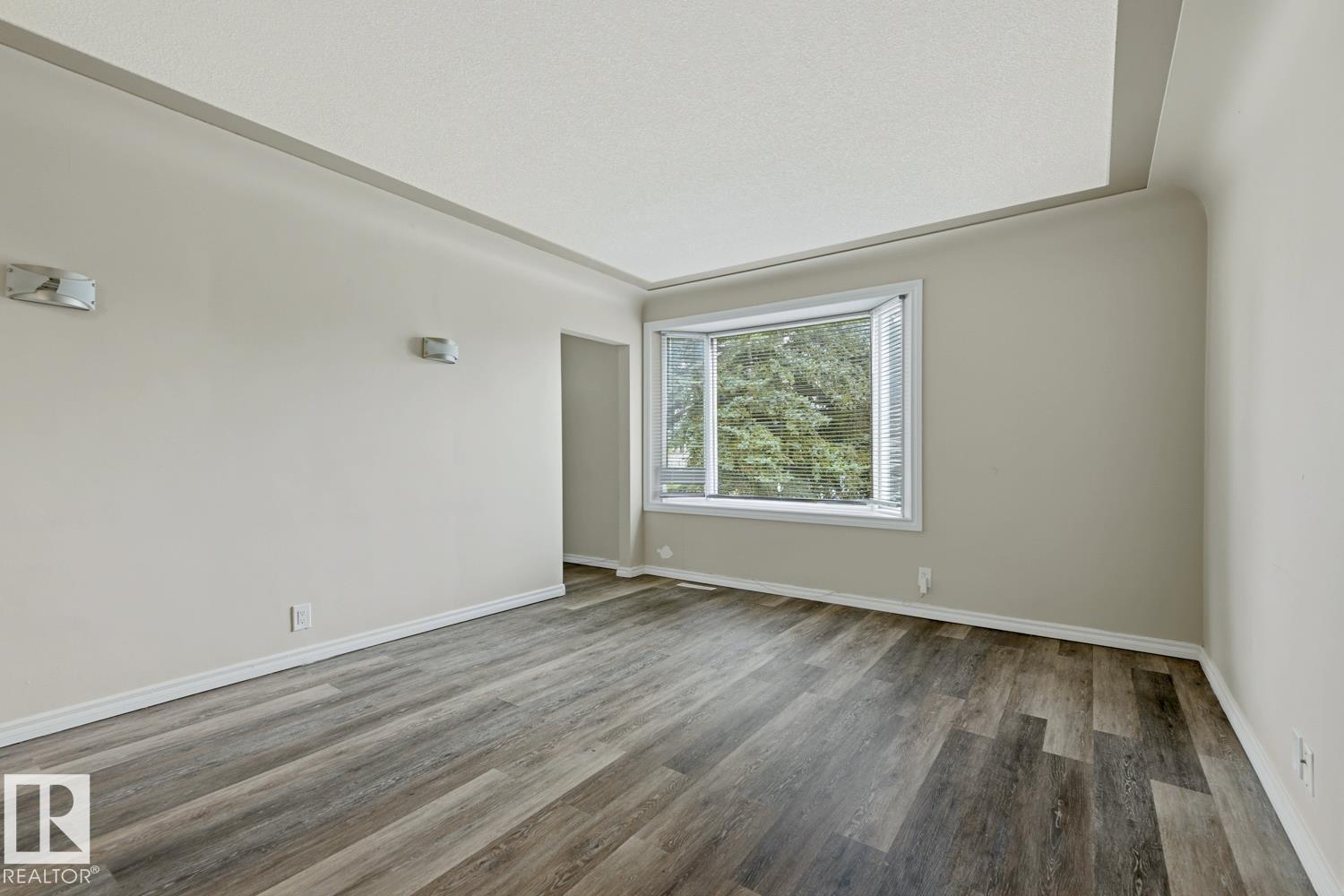 9712 162 St Nw Property Photo 18
