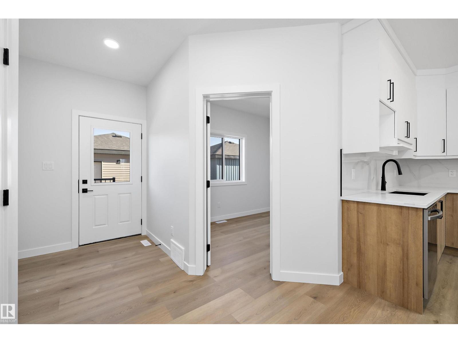 51 Clichy Cl Property Photo 15