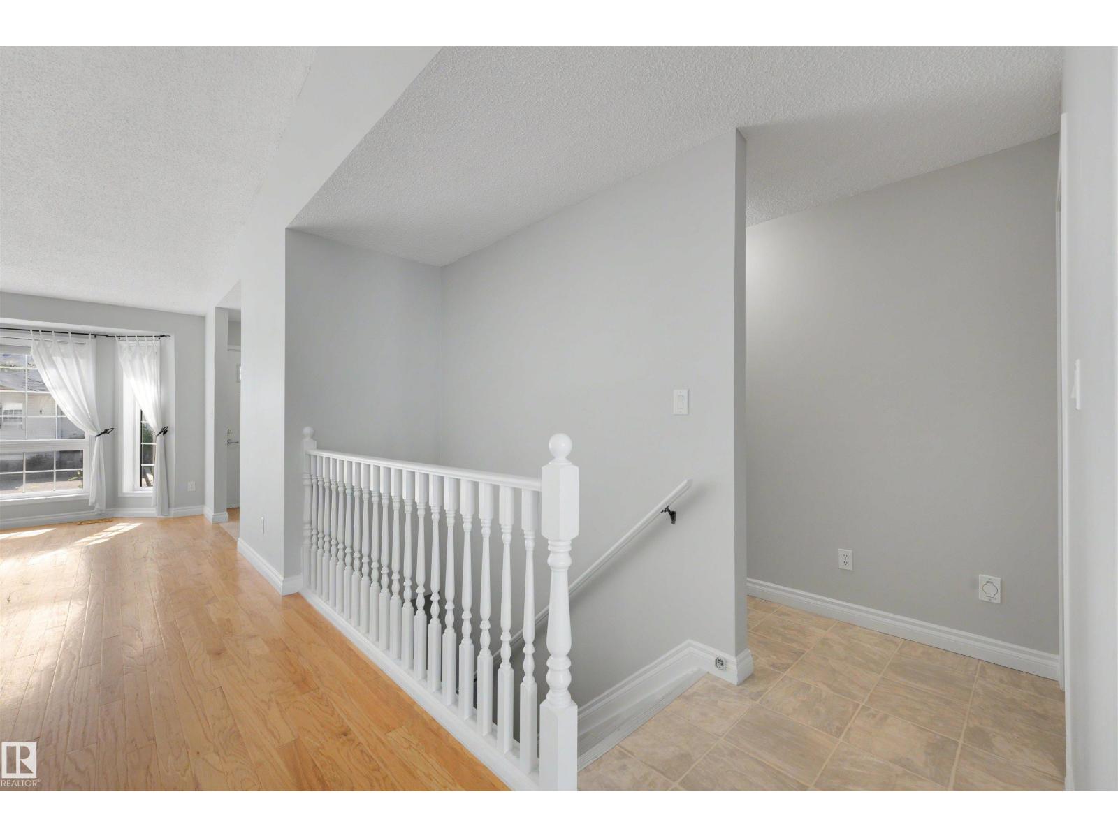 #43 3311 58 St Nw Property Photo 10