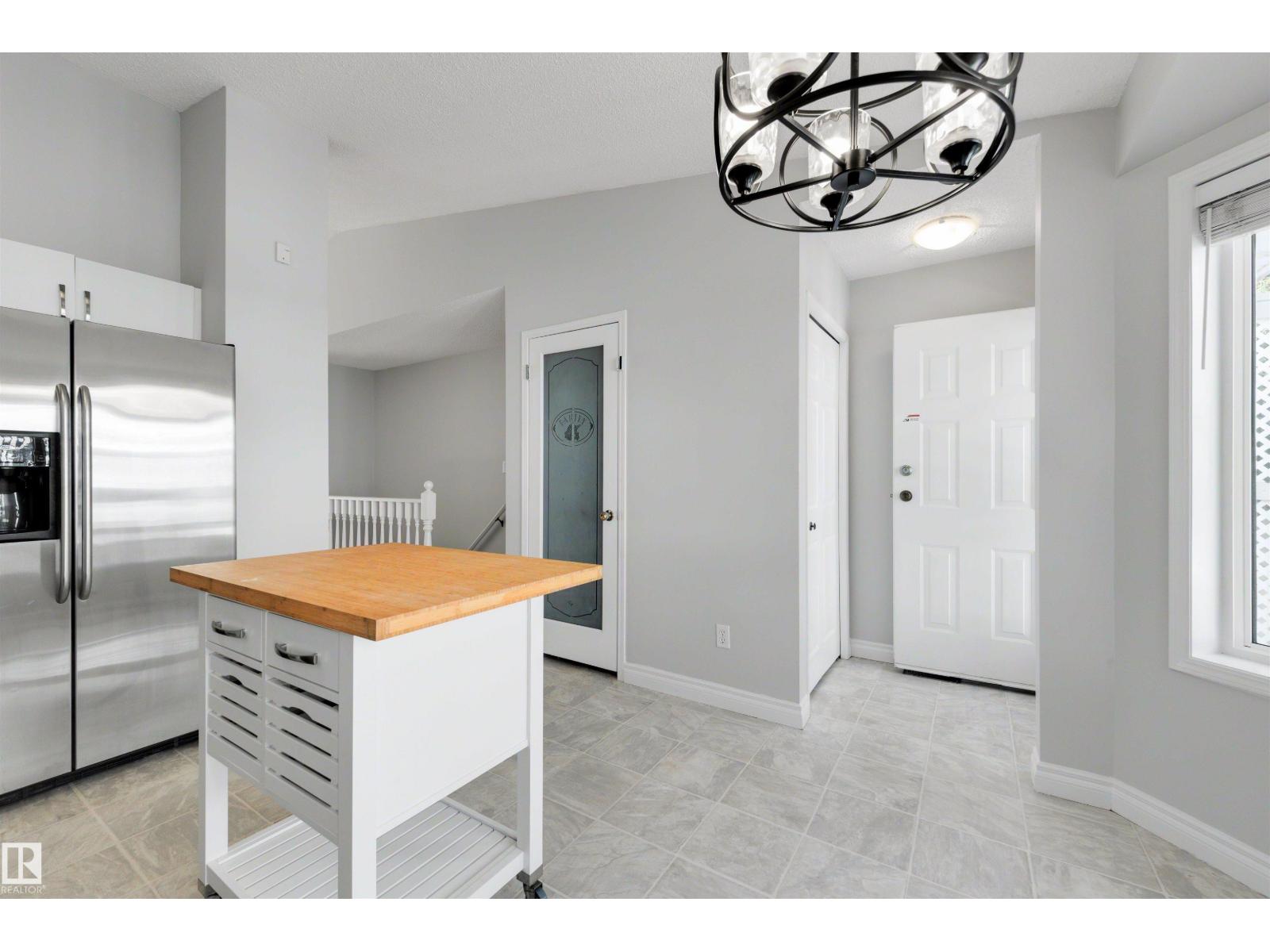#43 3311 58 St Nw Property Photo 14