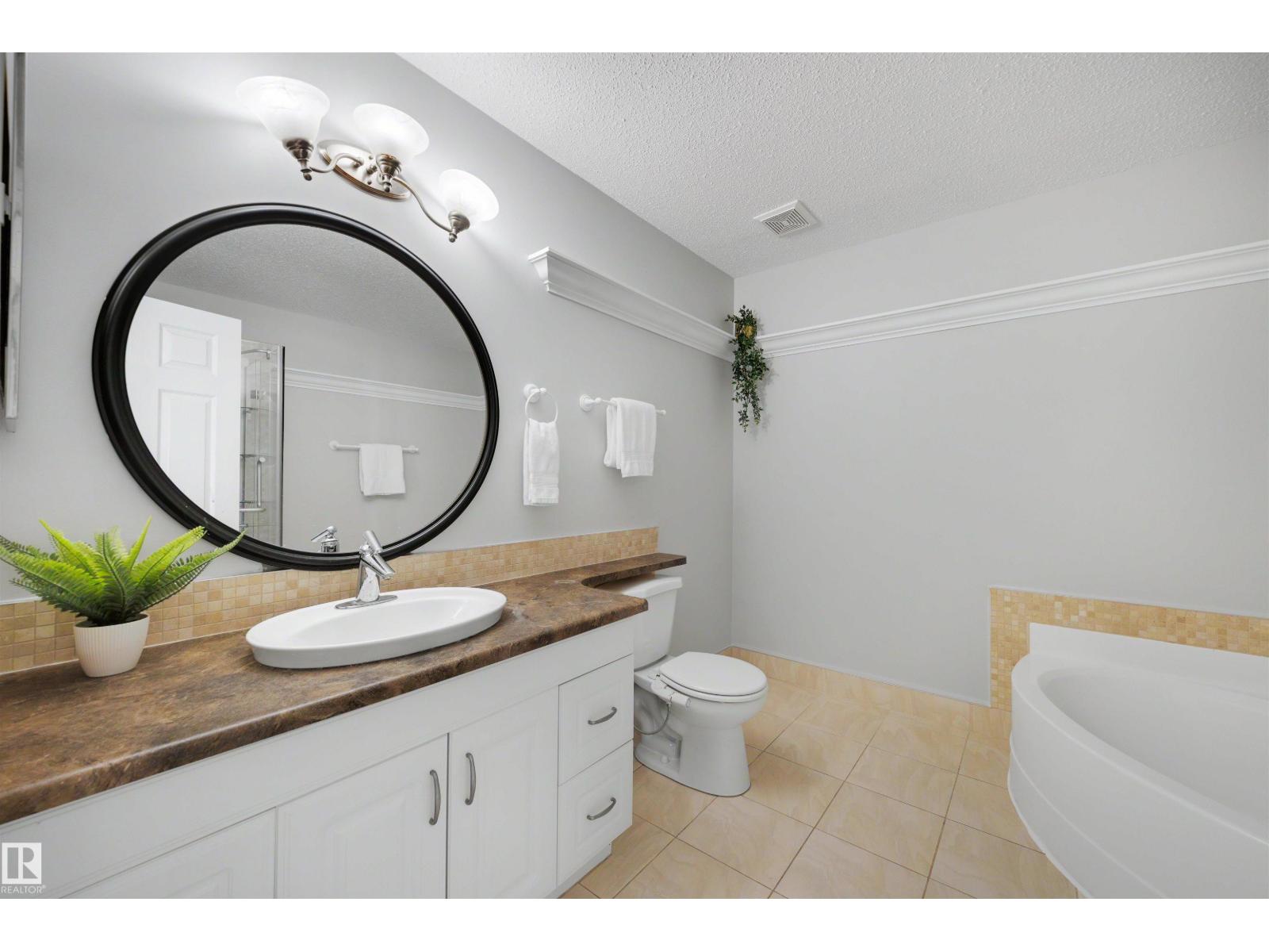 #43 3311 58 St Nw Property Photo 20