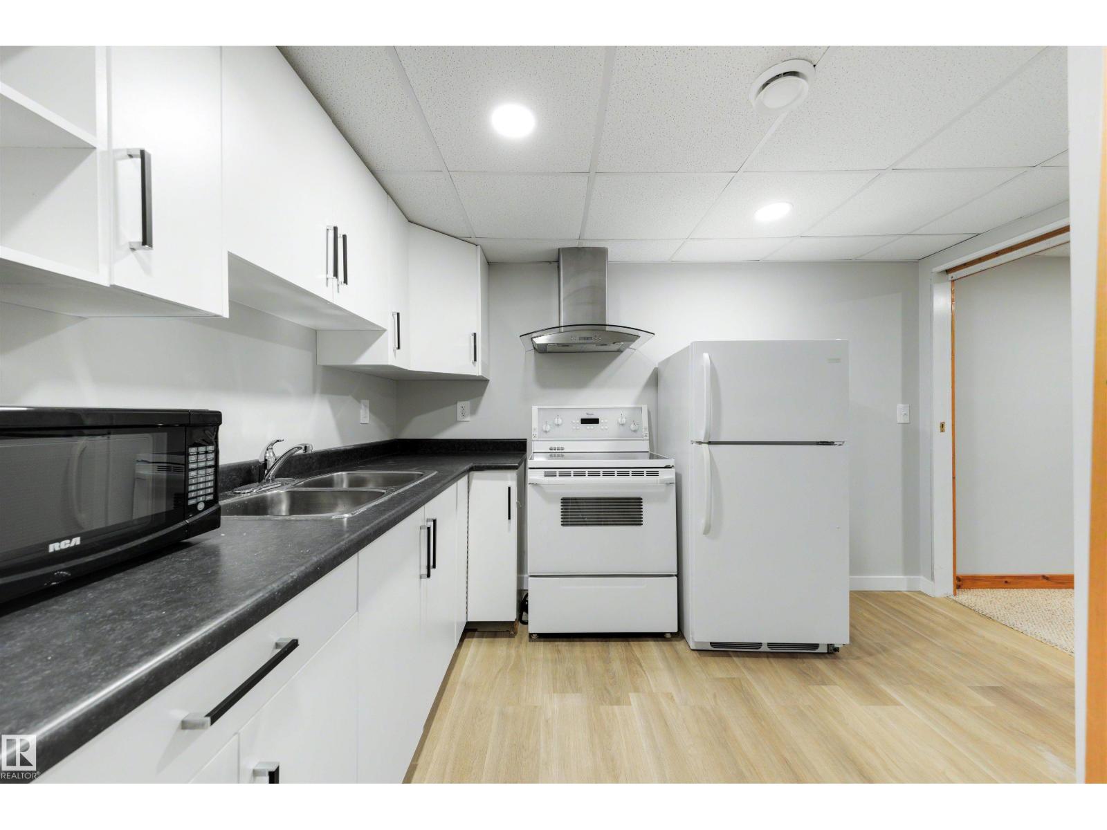 #43 3311 58 St Nw Property Photo 27