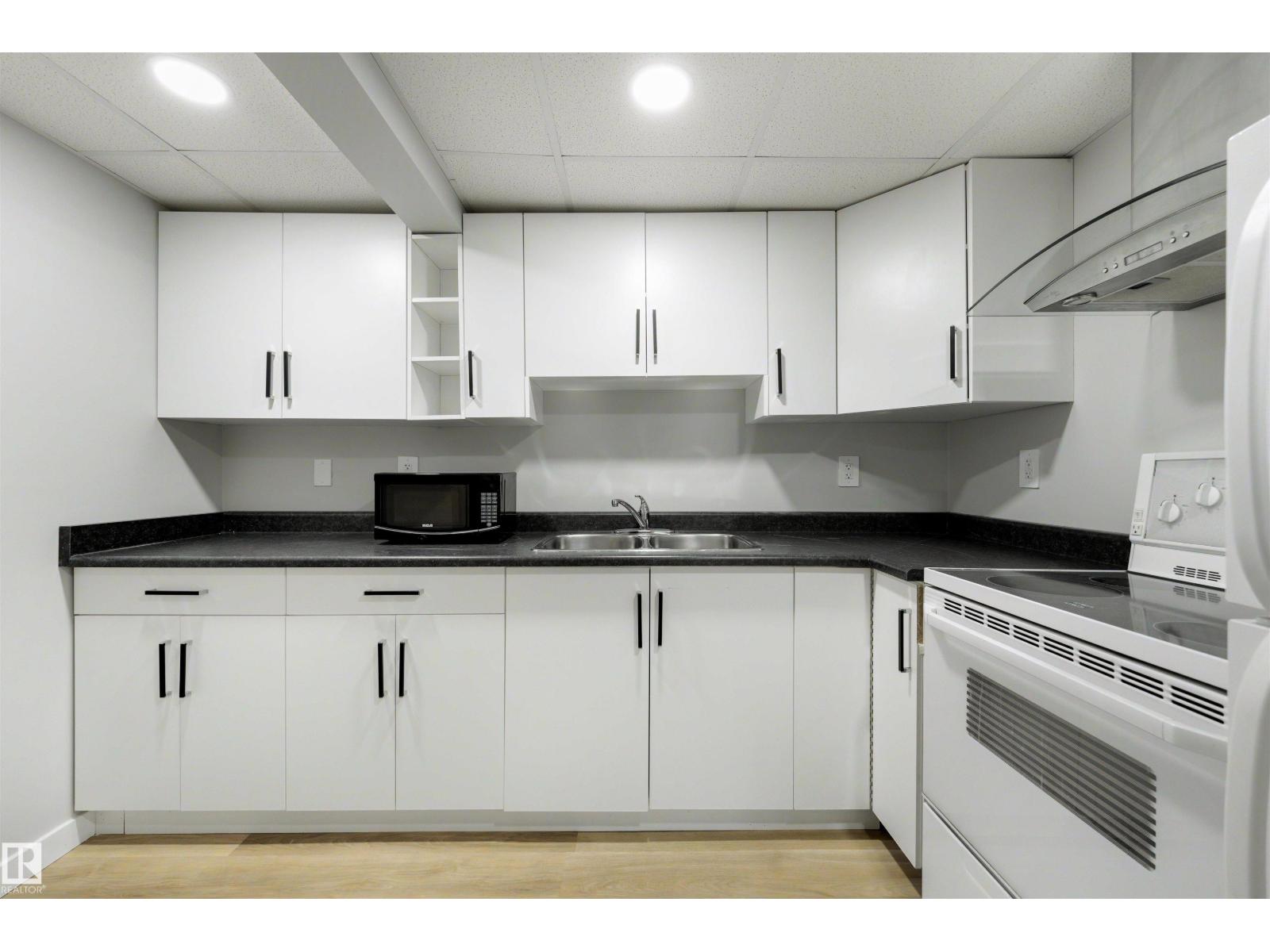 #43 3311 58 St Nw Property Photo 28