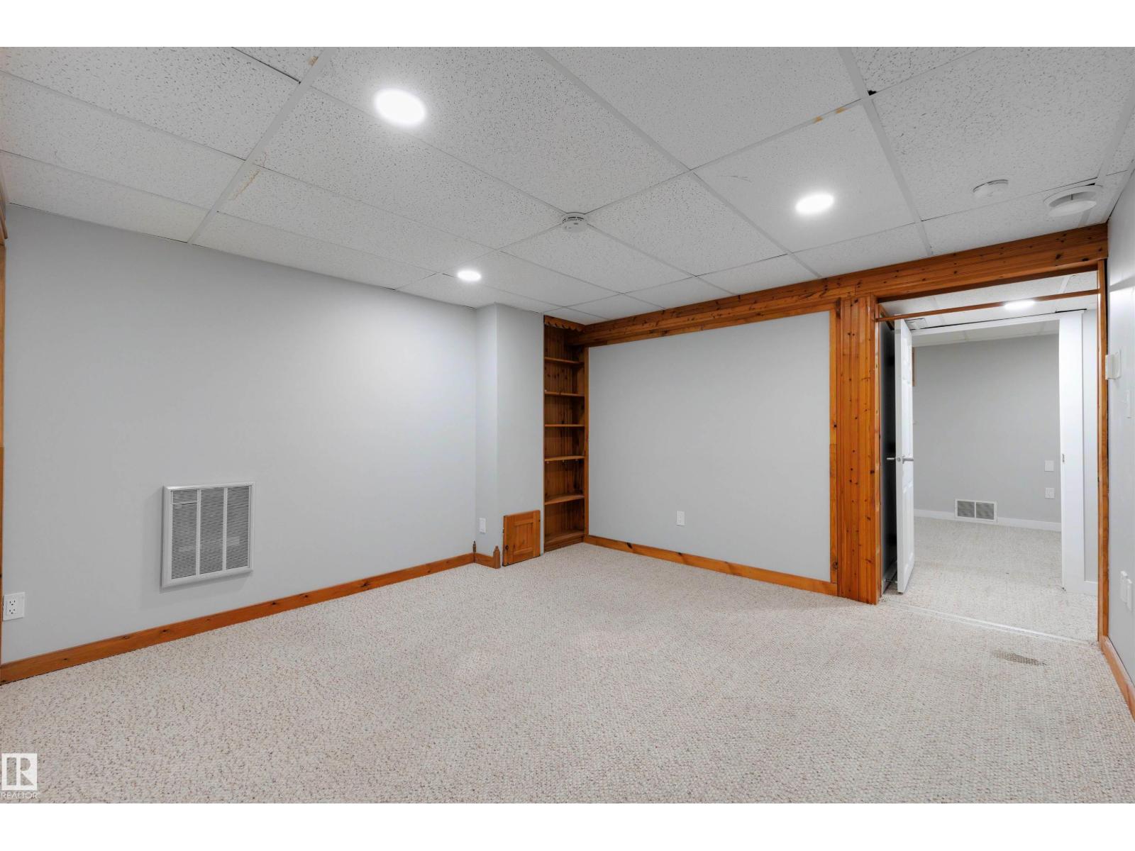 #43 3311 58 St Nw Property Photo 32