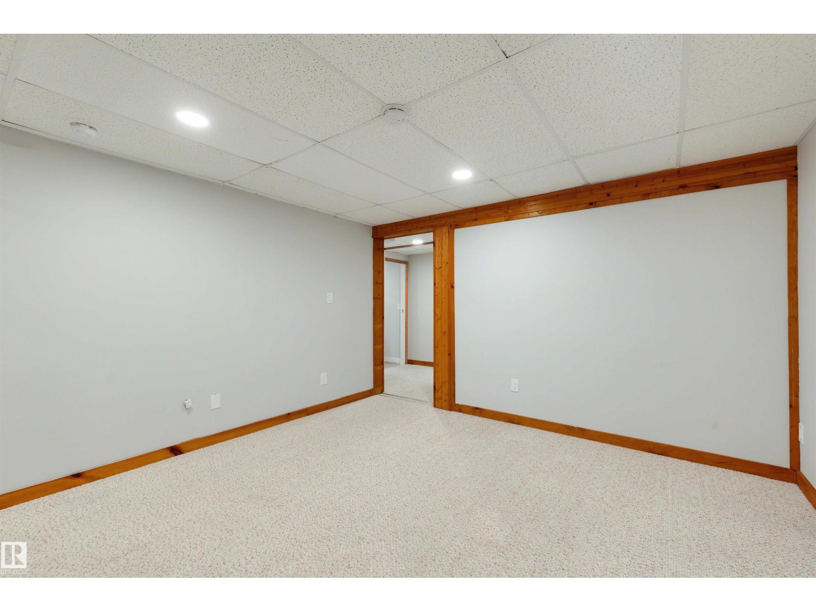 #43 3311 58 St Nw Property Photo 34