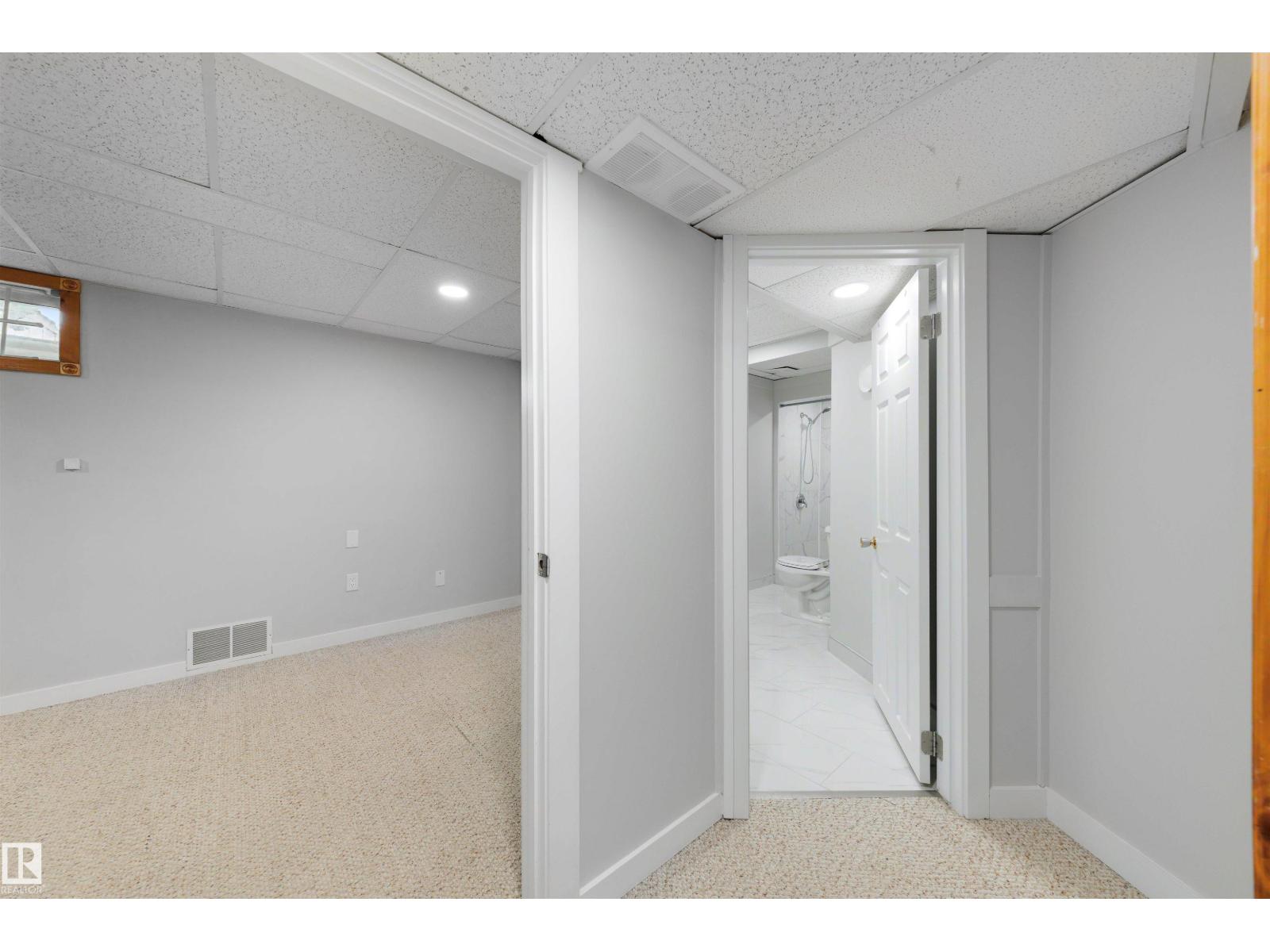 #43 3311 58 St Nw Property Photo 35
