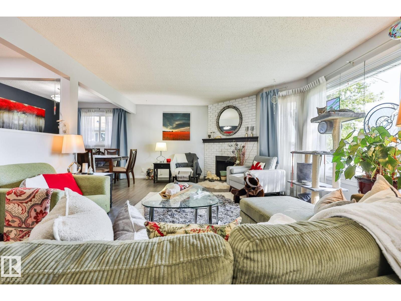 8932 187 St Nw Property Photo 4