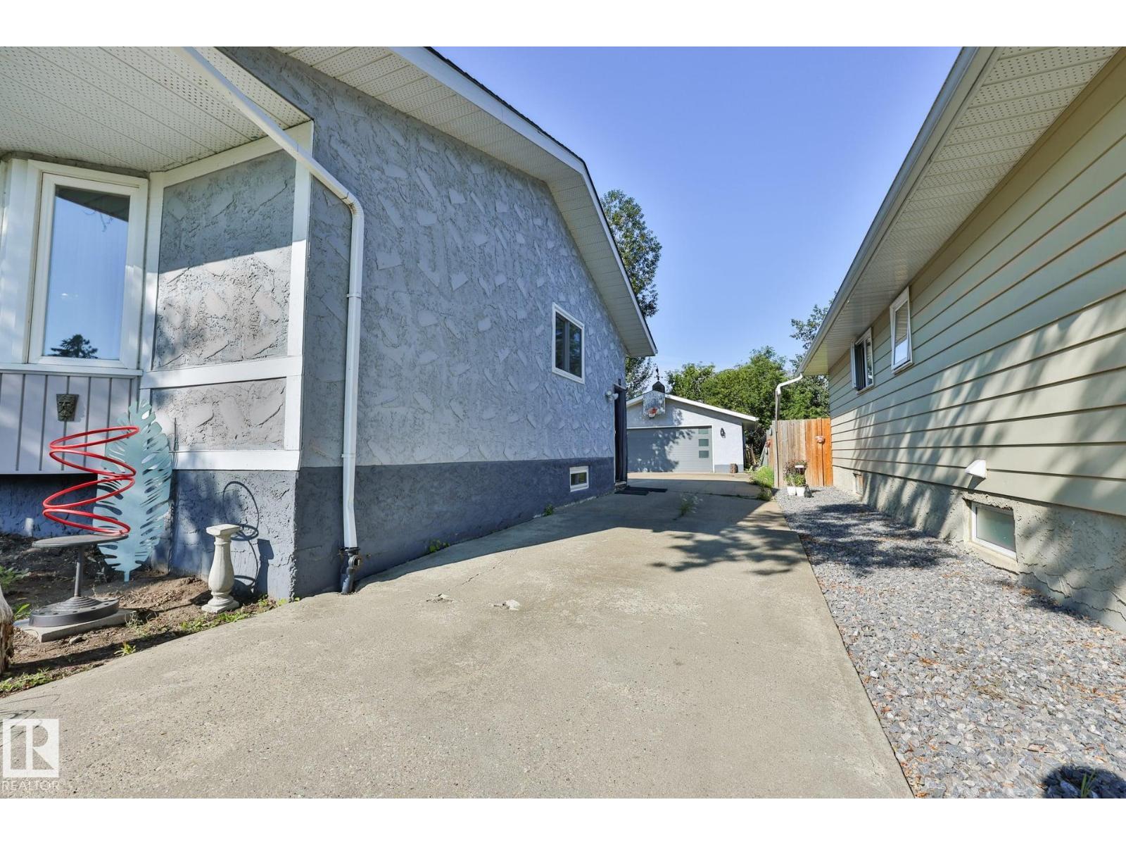 8932 187 St Nw Property Photo 27