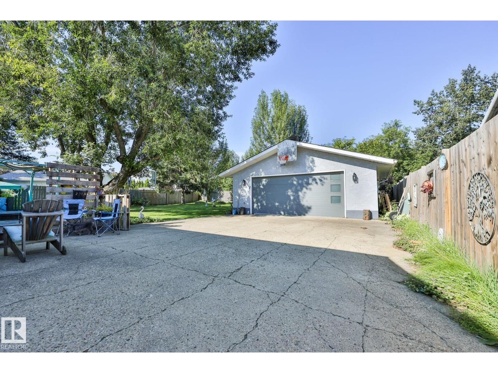 8932 187 St Nw Property Photo 28