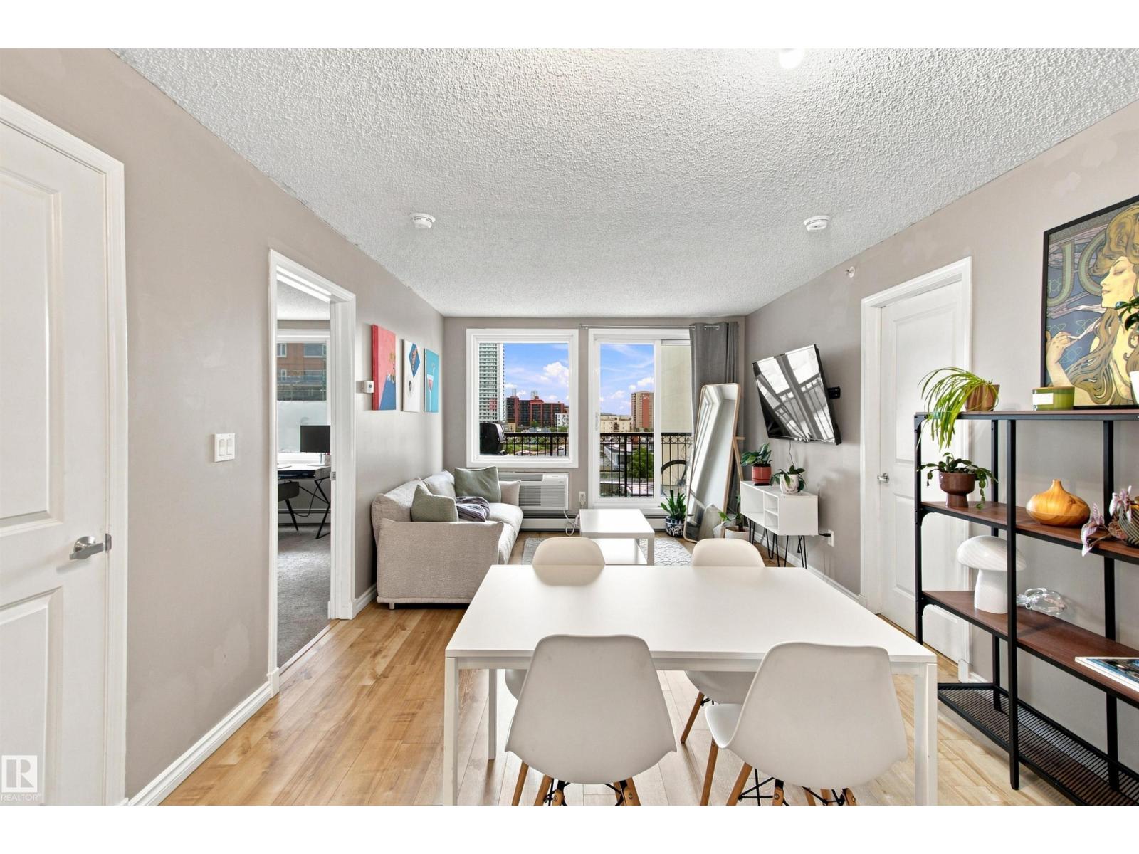 #504 10180 104 St Nw Property Photo 3