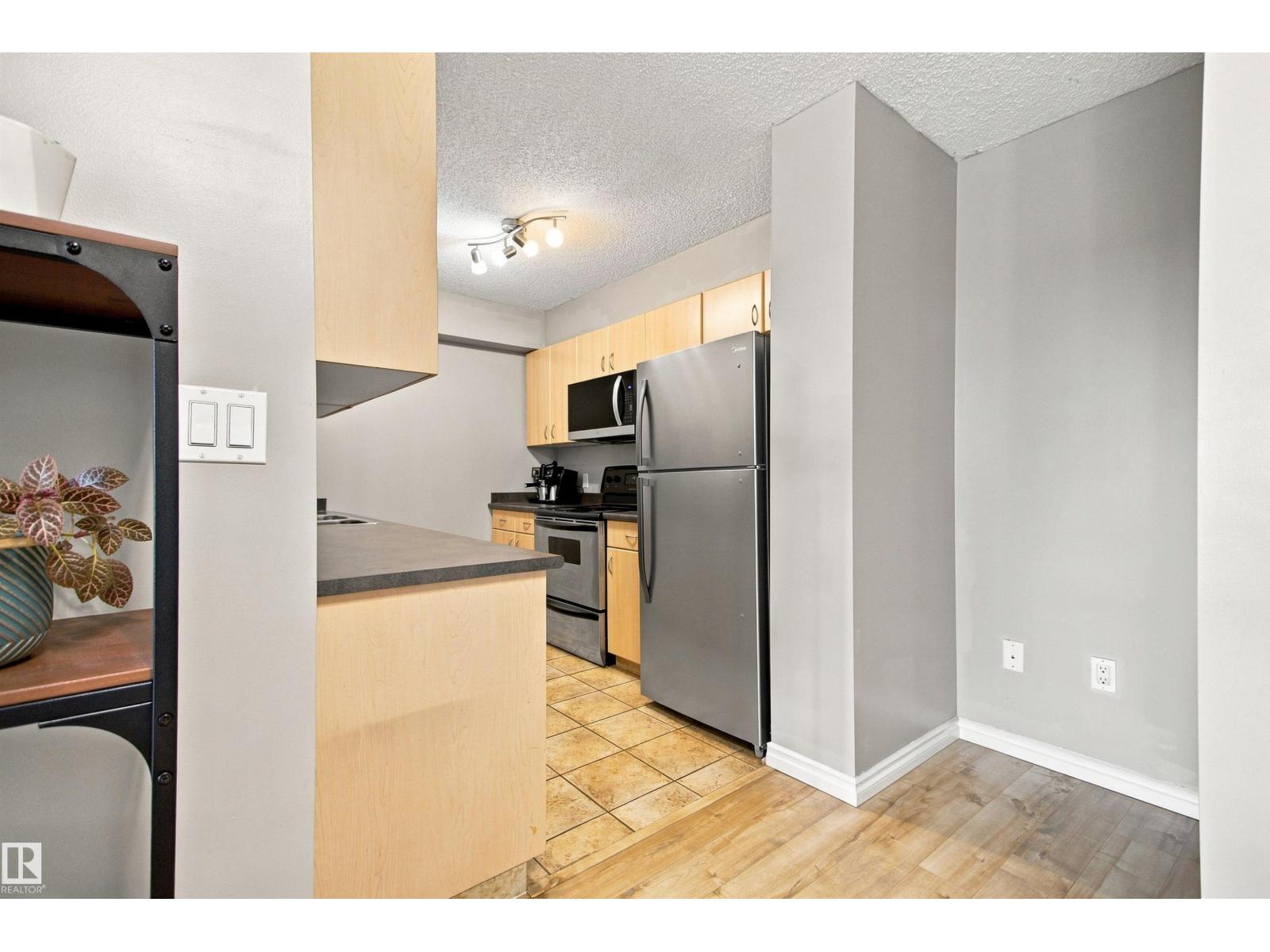 #504 10180 104 St Nw Property Photo 9