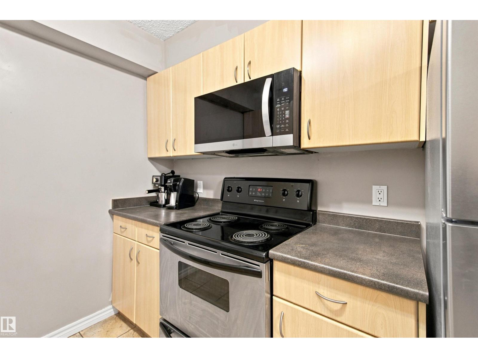 #504 10180 104 St Nw Property Photo 12