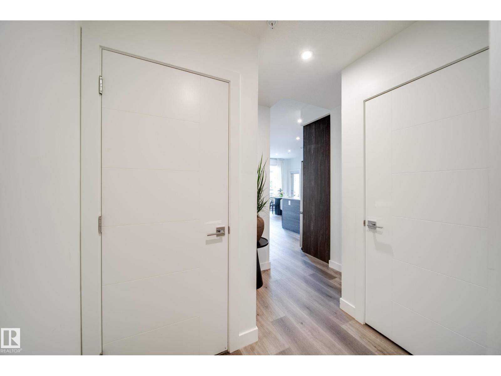 10015 113 St Nw Property Photo 16