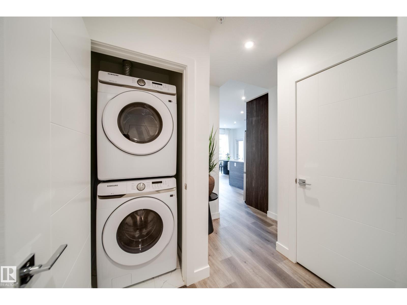 10015 113 St Nw Property Photo 17