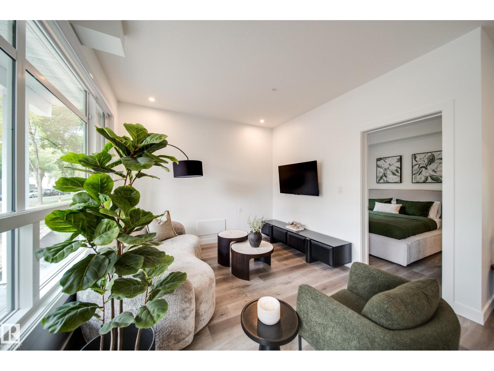 10015 113 St Nw Property Photo 24