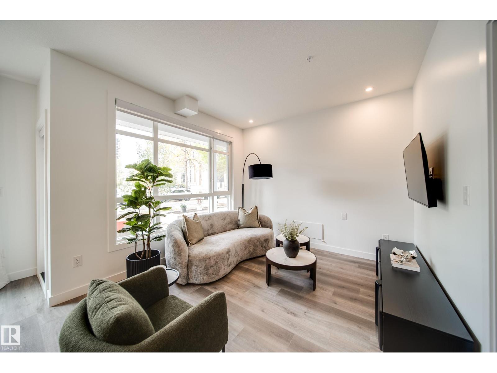 10015 113 St Nw Property Photo 28
