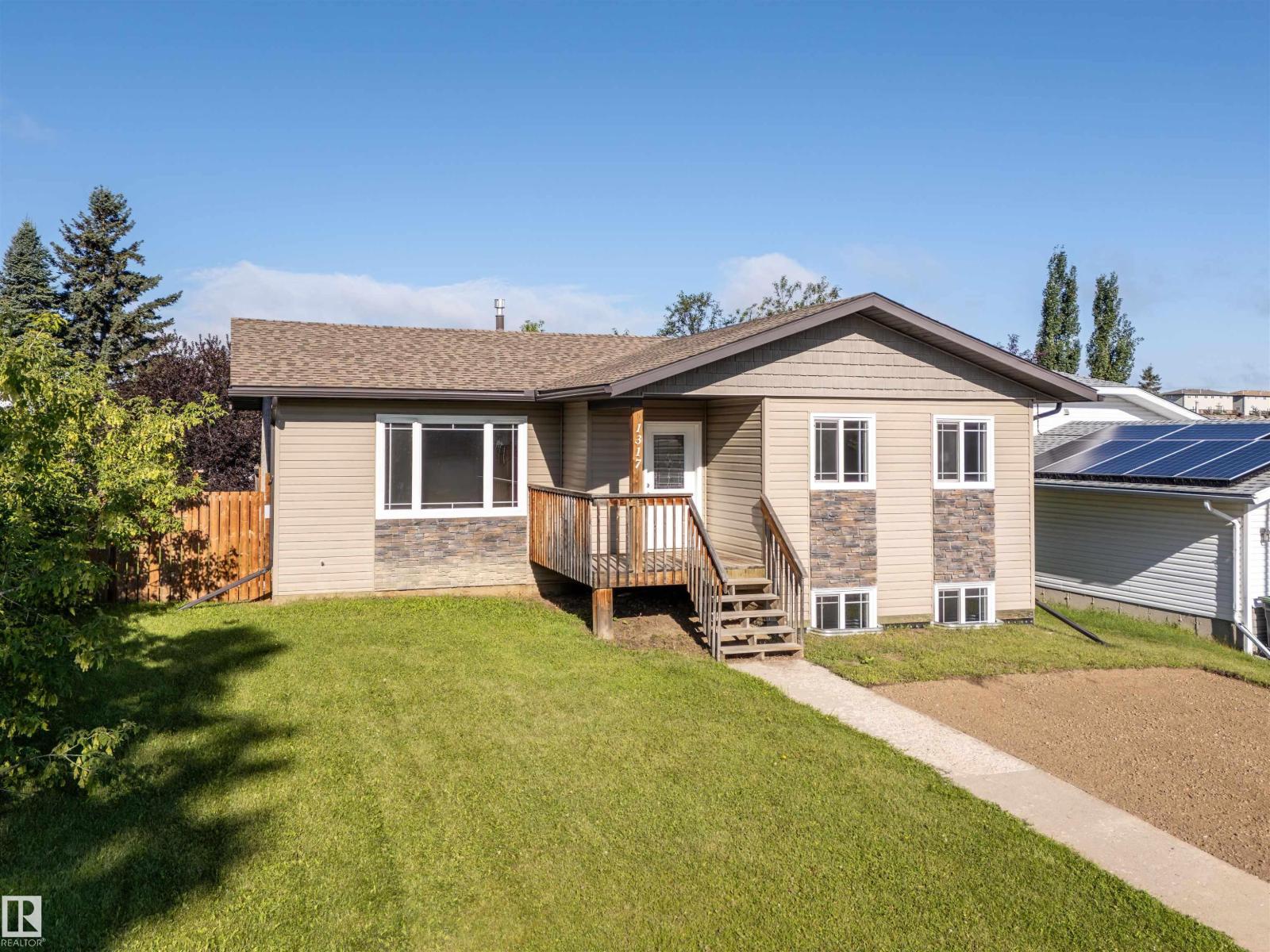 1317 11 St Property Photo 2