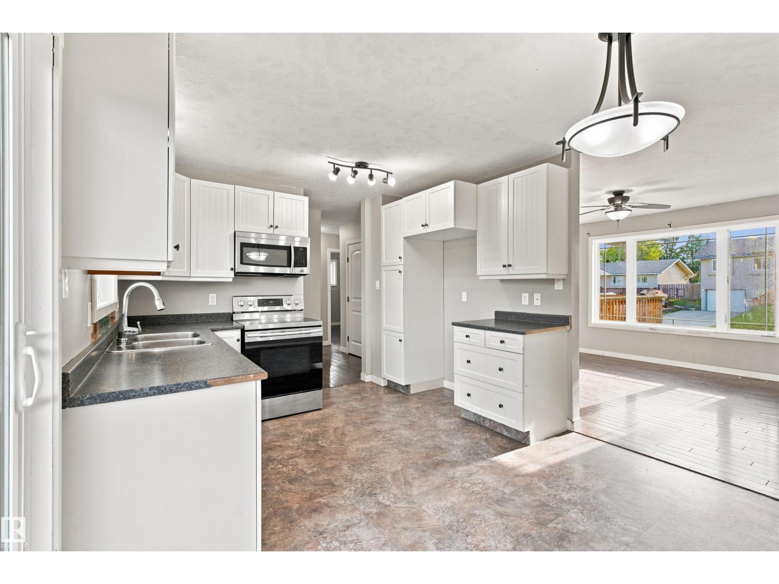 1317 11 St Property Photo 6