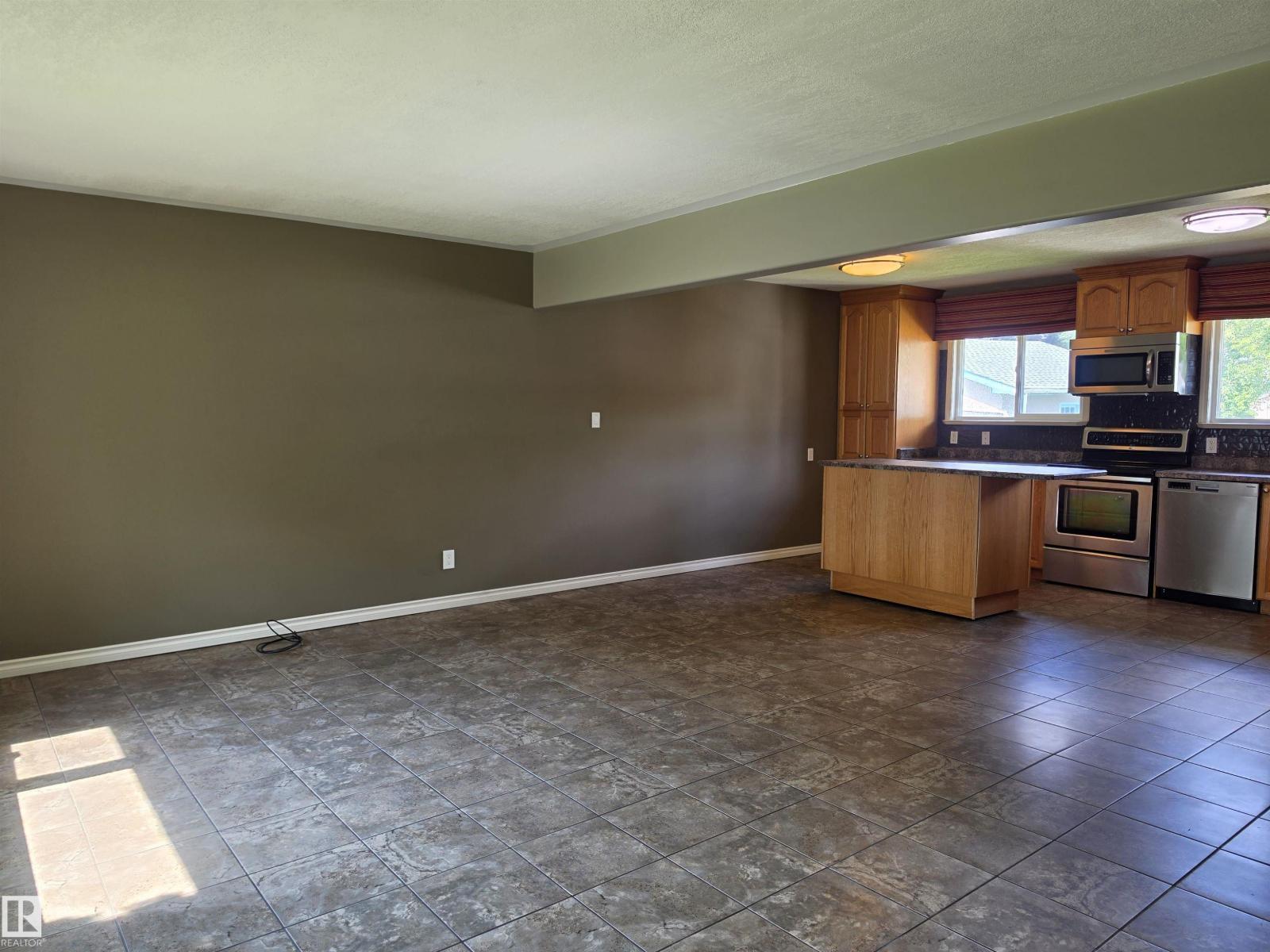 3822 114 Av Nw Property Photo 6