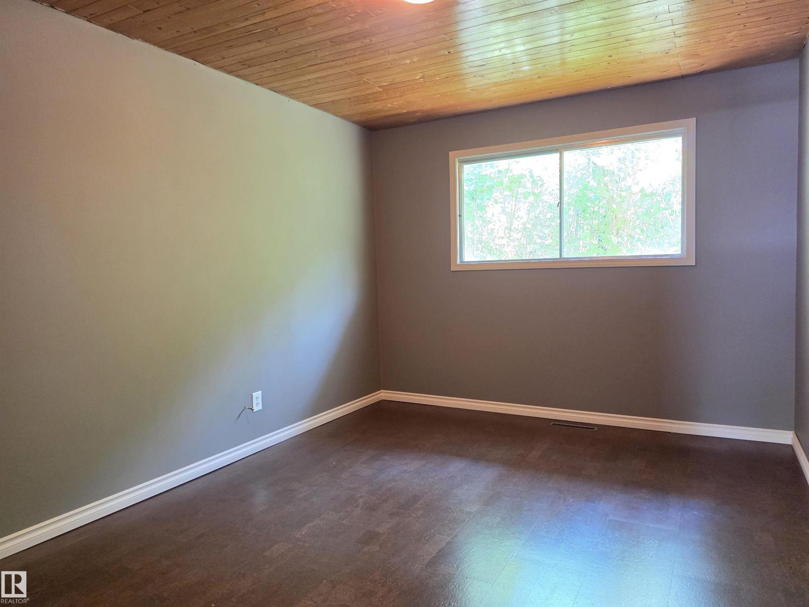 3822 114 Av Nw Property Photo 8