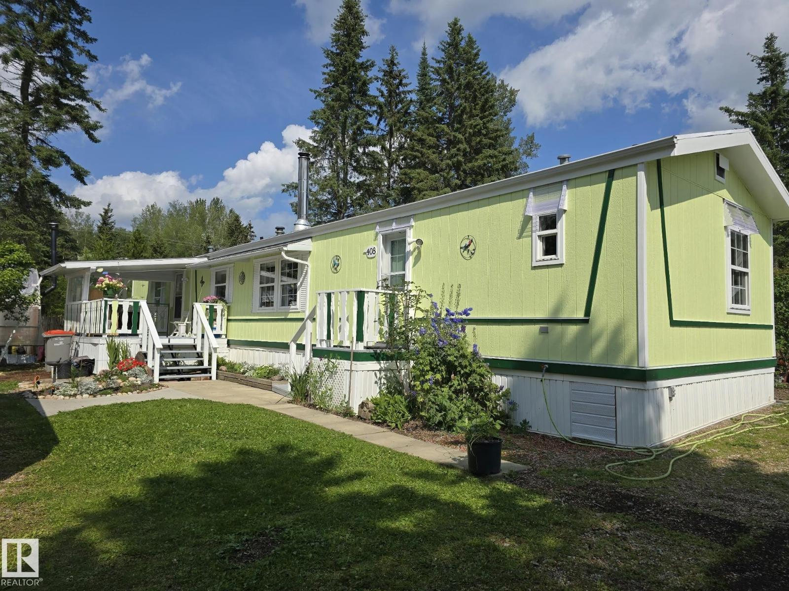 408 3 St E Property Photo 1