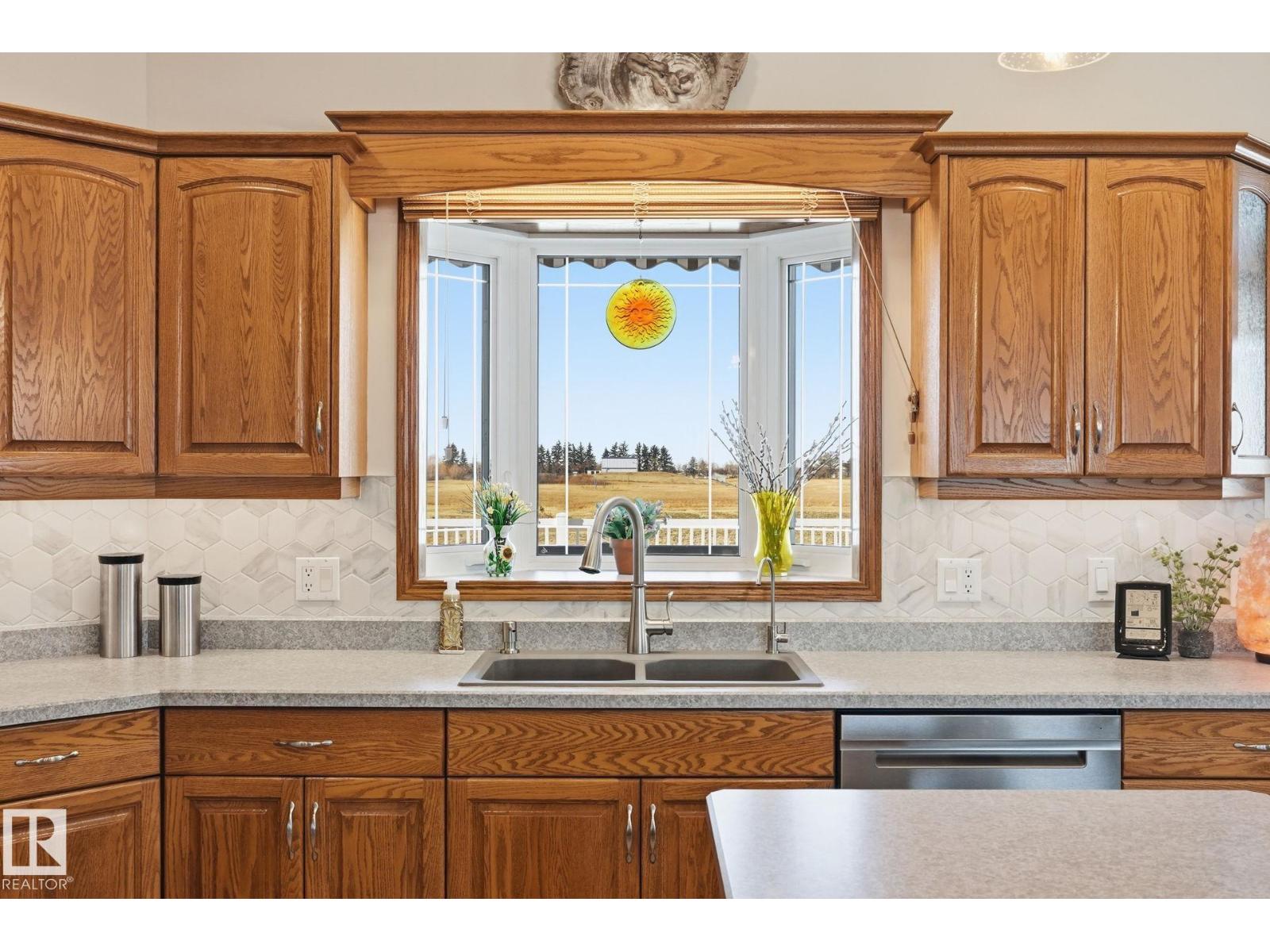 5002 58 St Property Photo 10