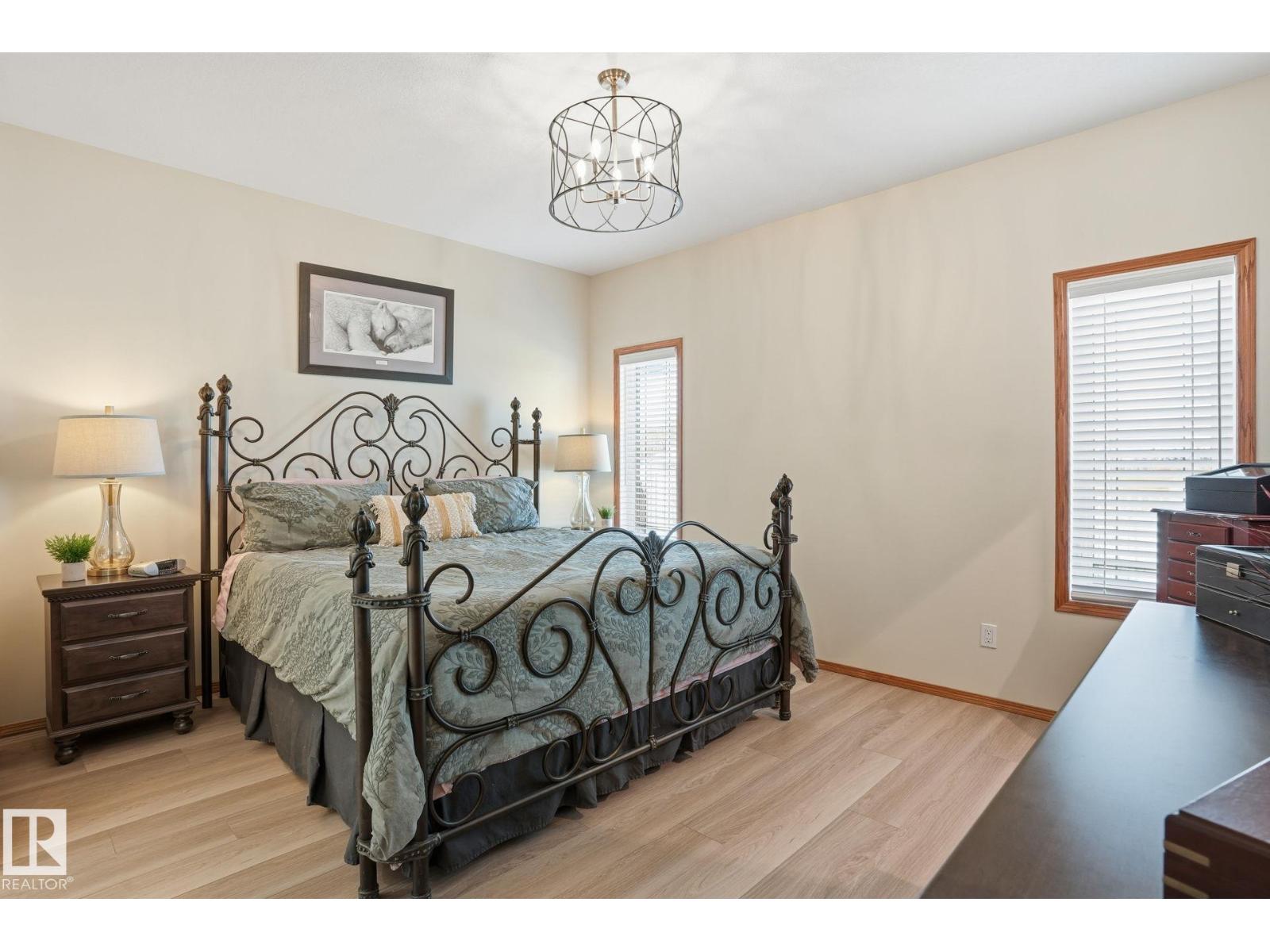 5002 58 St Property Photo 12