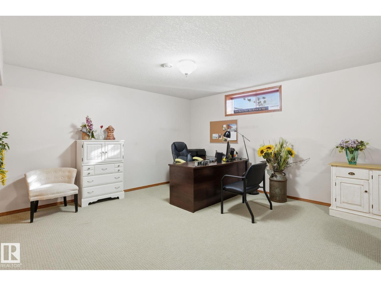 5002 58 St Property Photo 21
