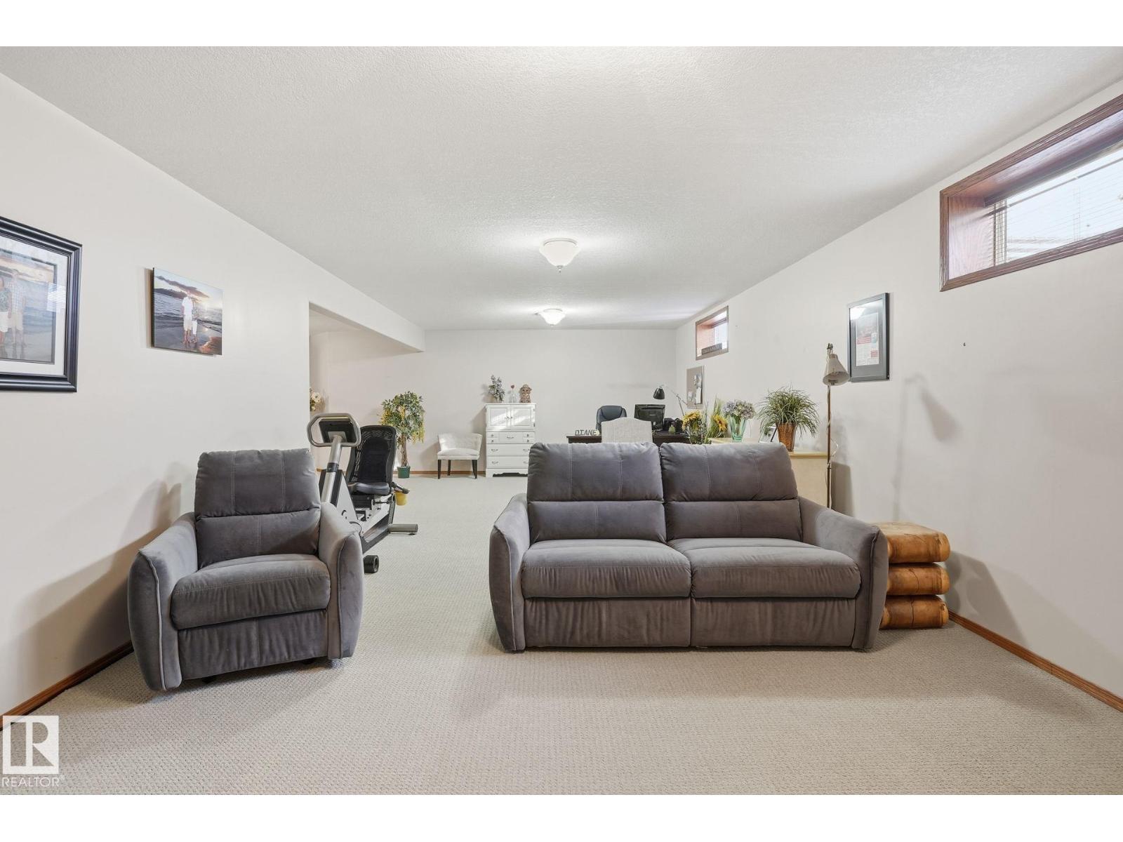 5002 58 St Property Photo 23